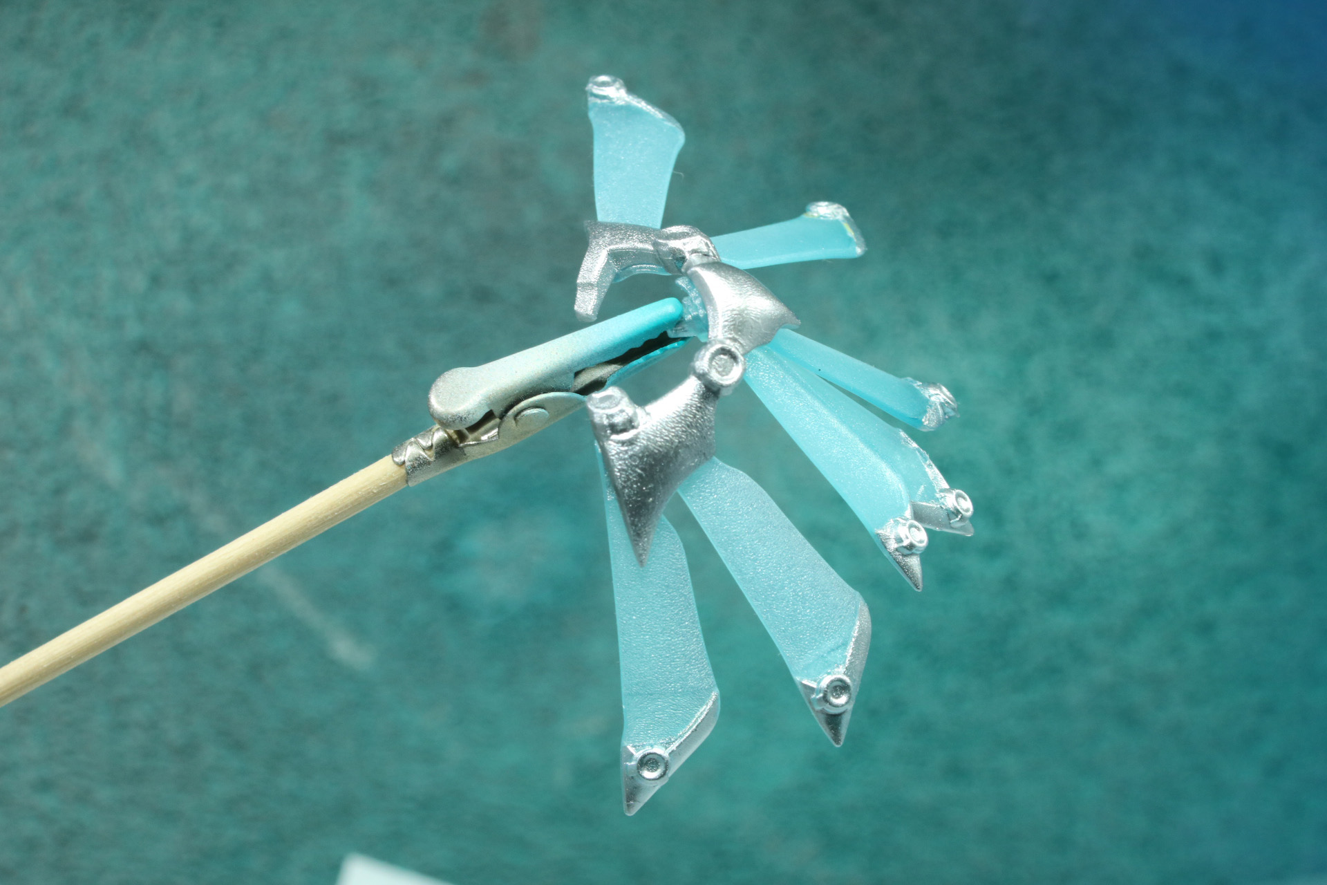 塗装：ガイアノーツ スターブライトシルバー（裾部分）