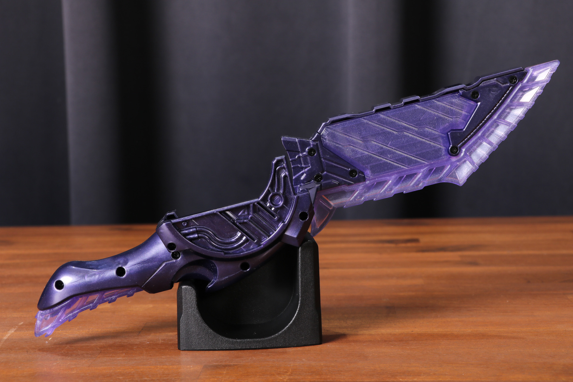 内側もケーブル造形がしっかりと施されている