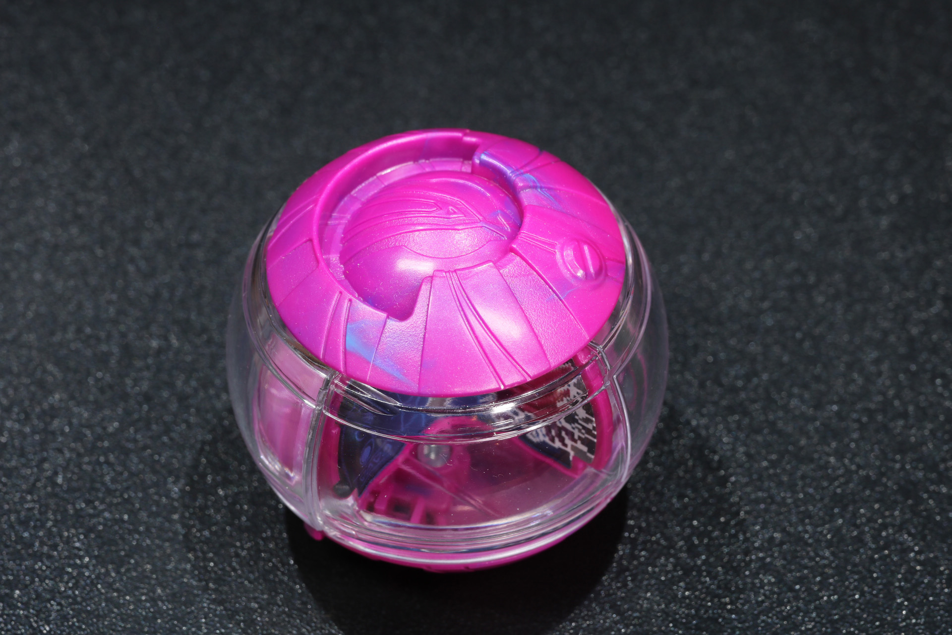 色合いもパープル系を基調にブルーのマーブルが入ったデザイン