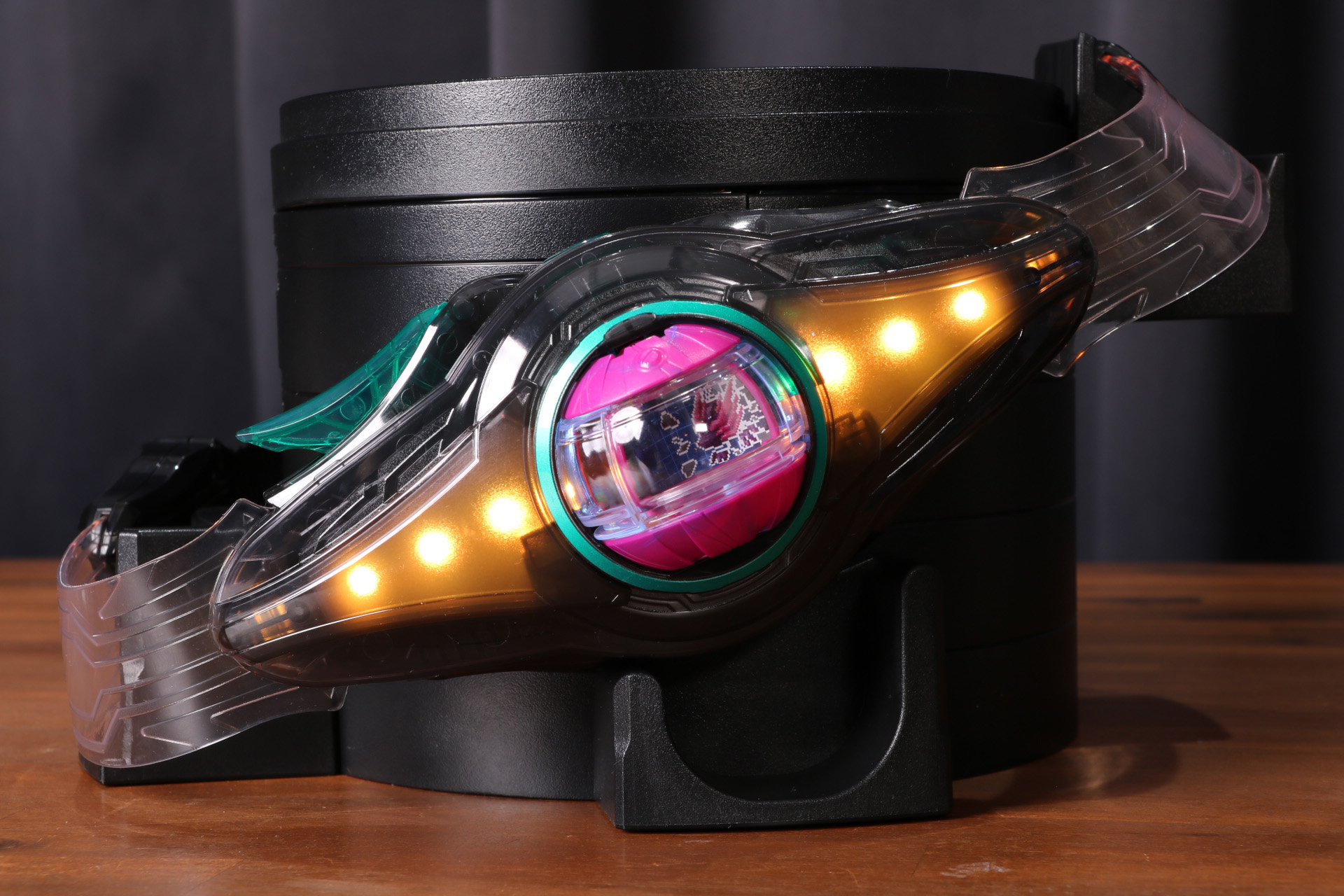 「変身ベルト DXゼッツドライバー」とも連動する。