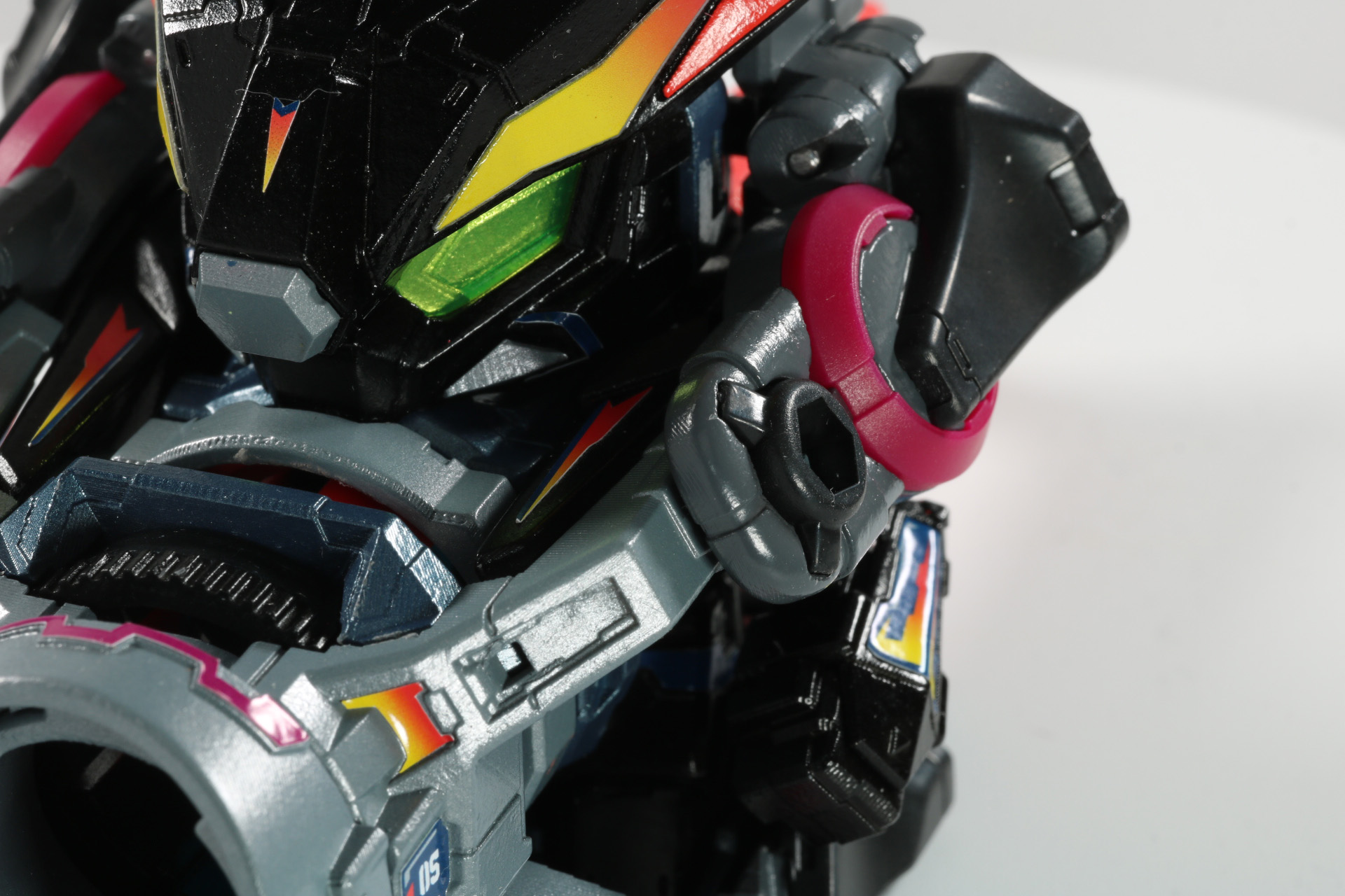 腕アーマーでKCショートバレル、本体腕部をしっかりとホールド