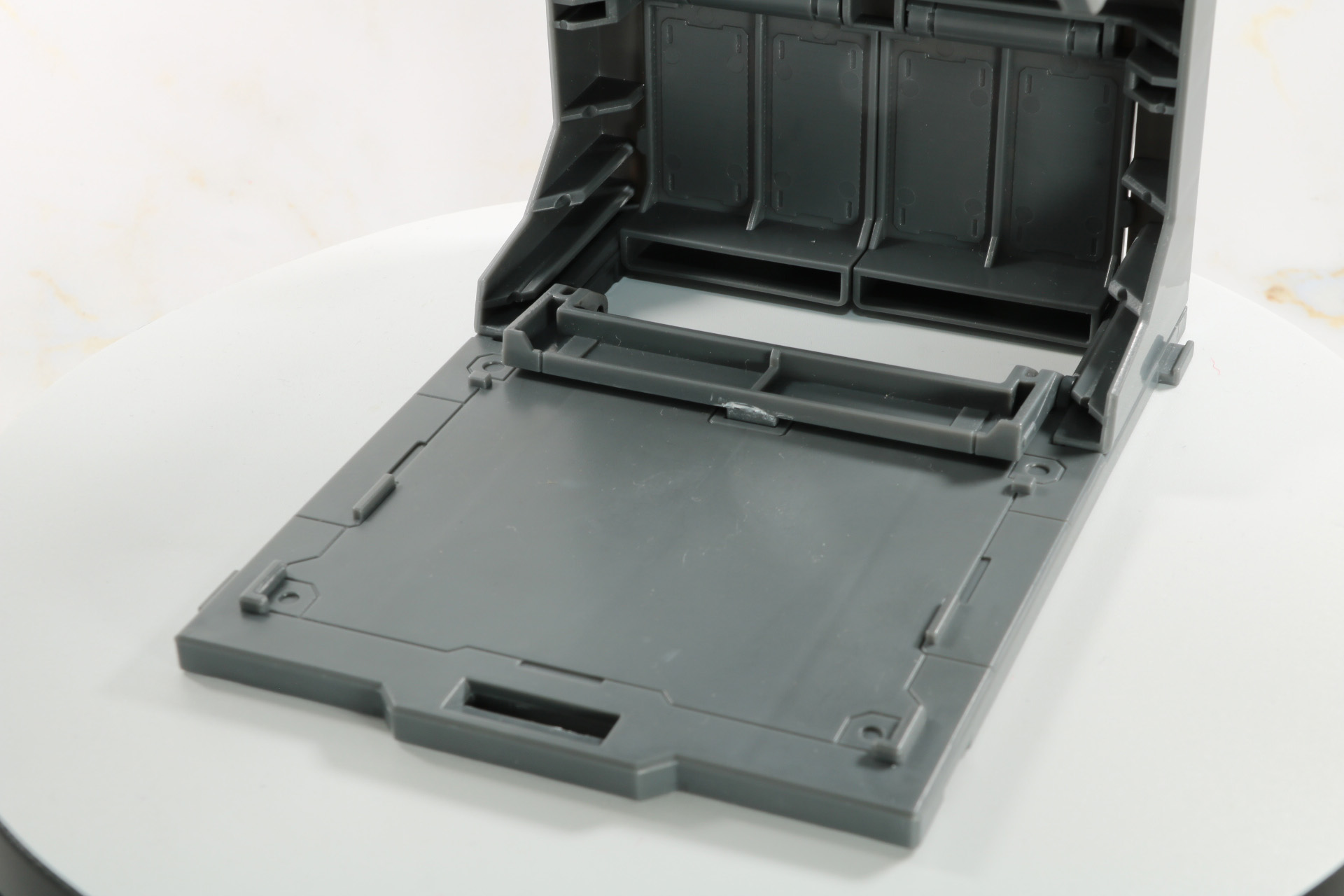 前部に防護パーツを取り付け