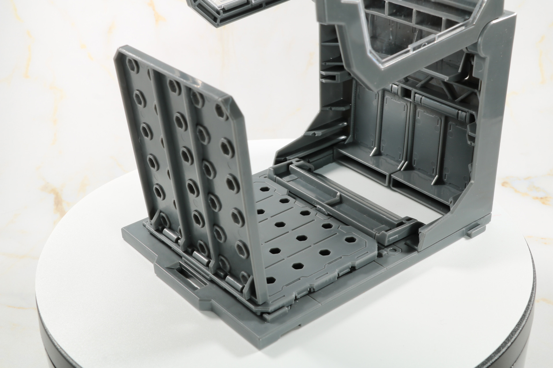 前部に防護パーツを取り付け