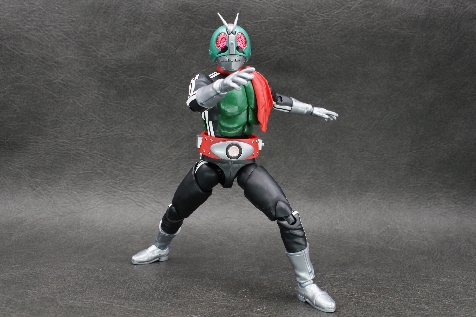 「Figure-rise Standard 仮面ライダー新1号」。3月21日発売。価格は4,180円