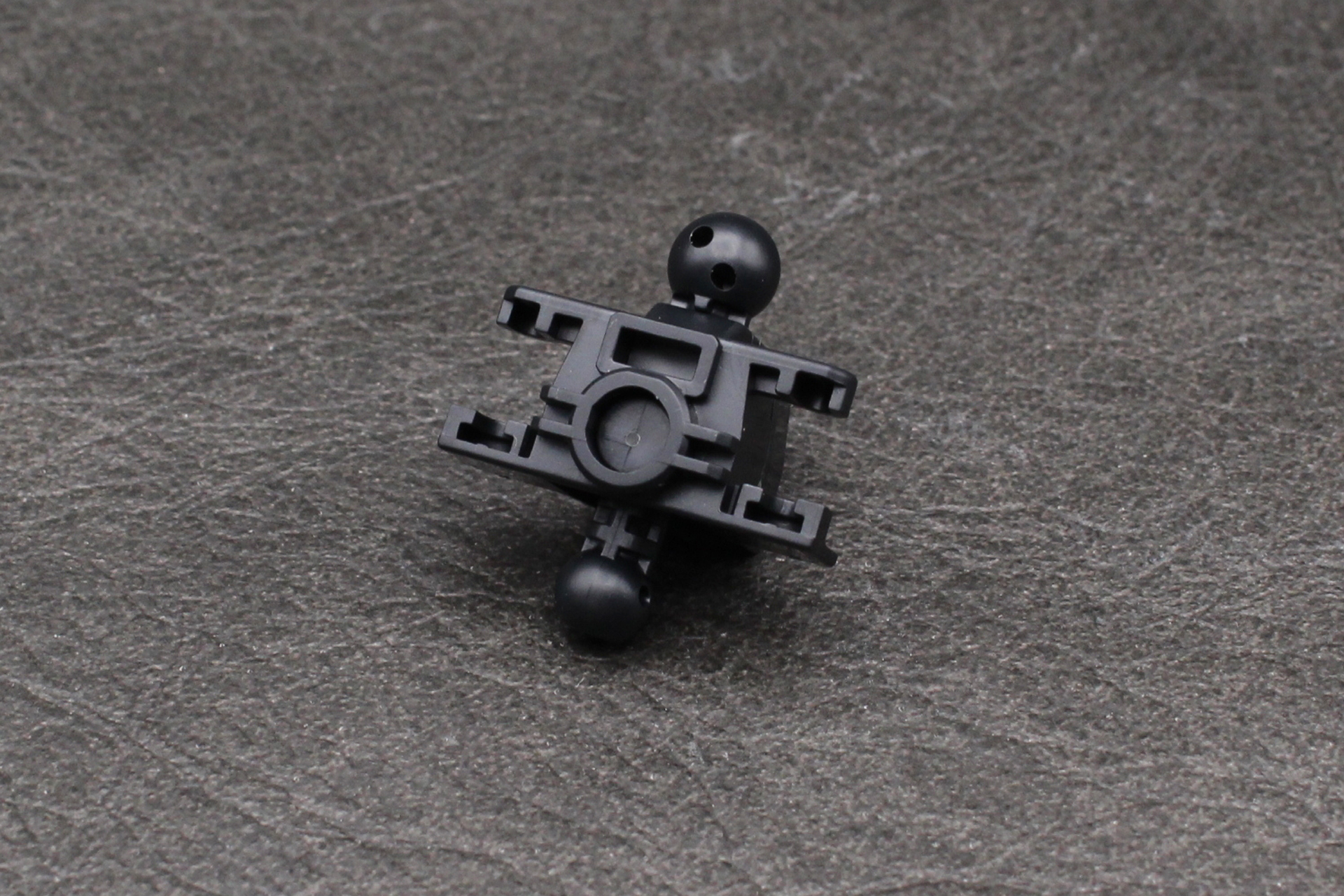 胸部内の関節を組み立てる