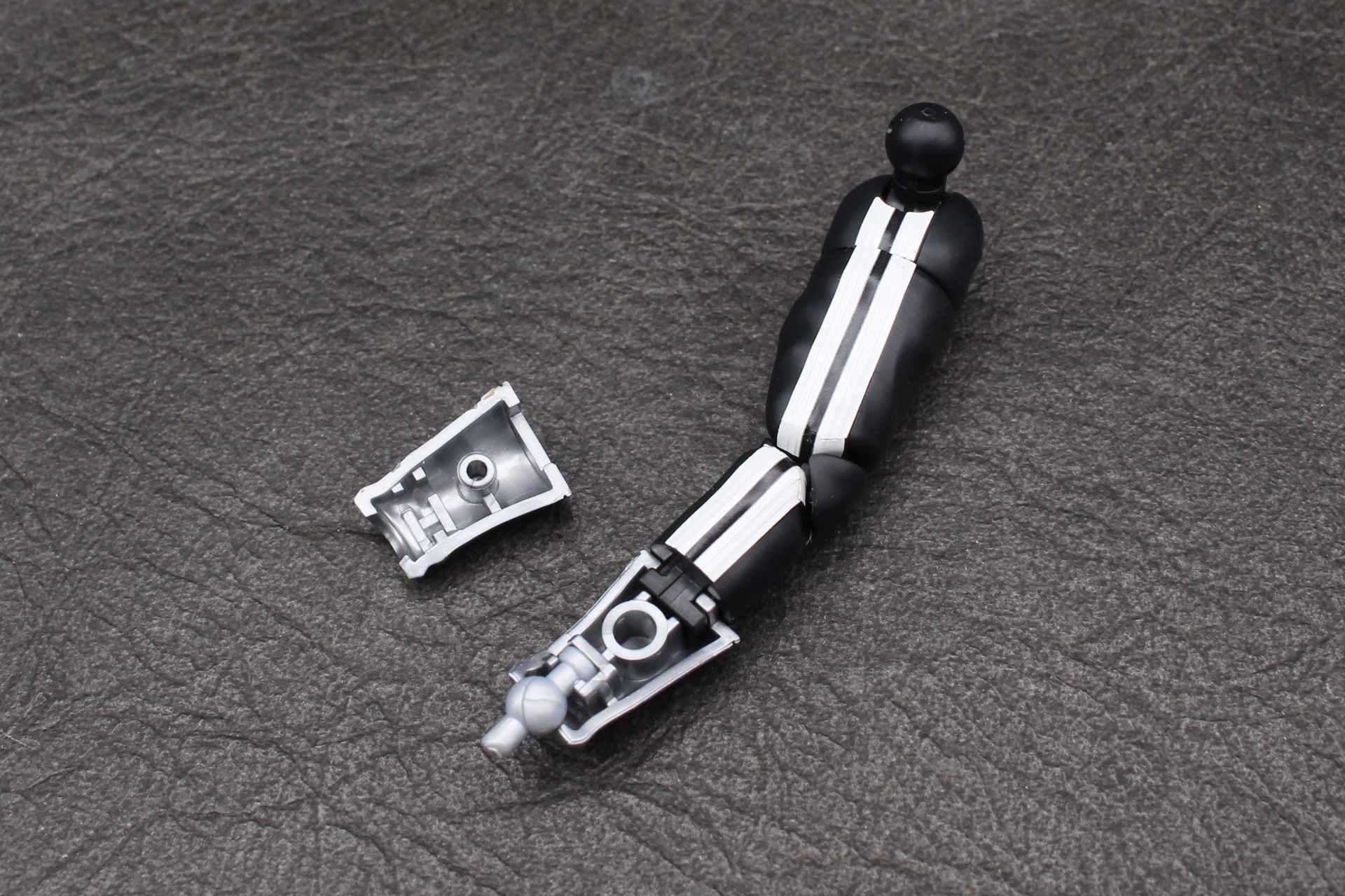 グローブを前腕に取り付ける