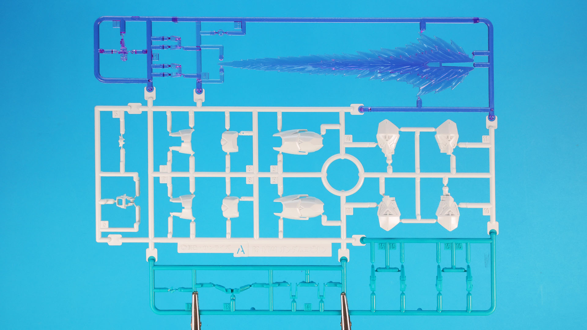 A:大型のビームソードエフェクトが目を引く加飾部