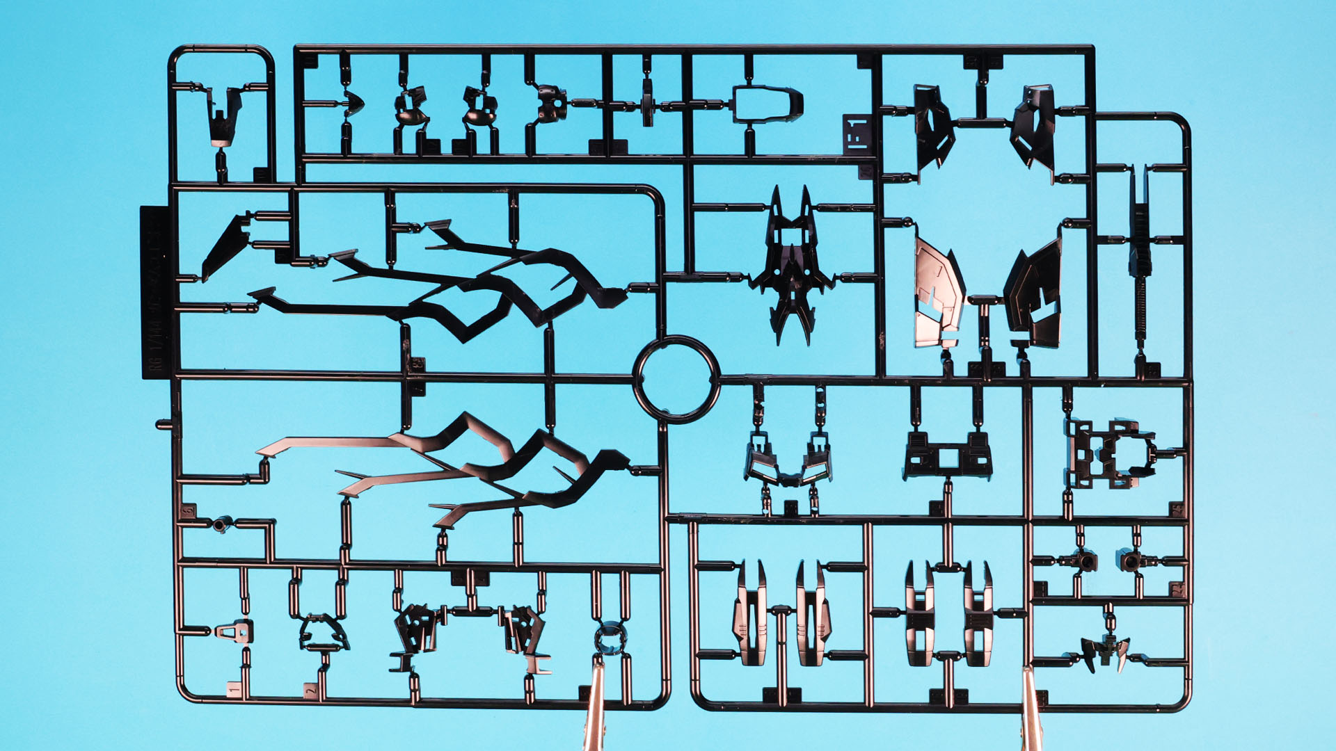 F1:装甲やウイングの加飾部など