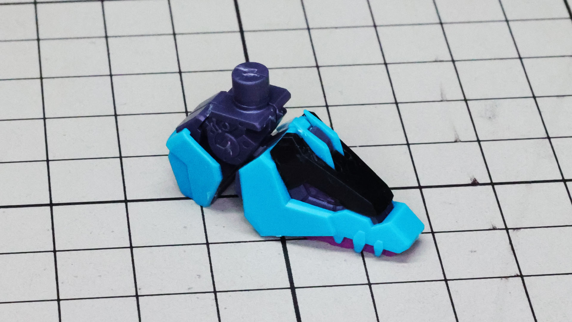 膝関節周りを組んでいきます。大腿部も共に組みますがその順番が重要な部分です