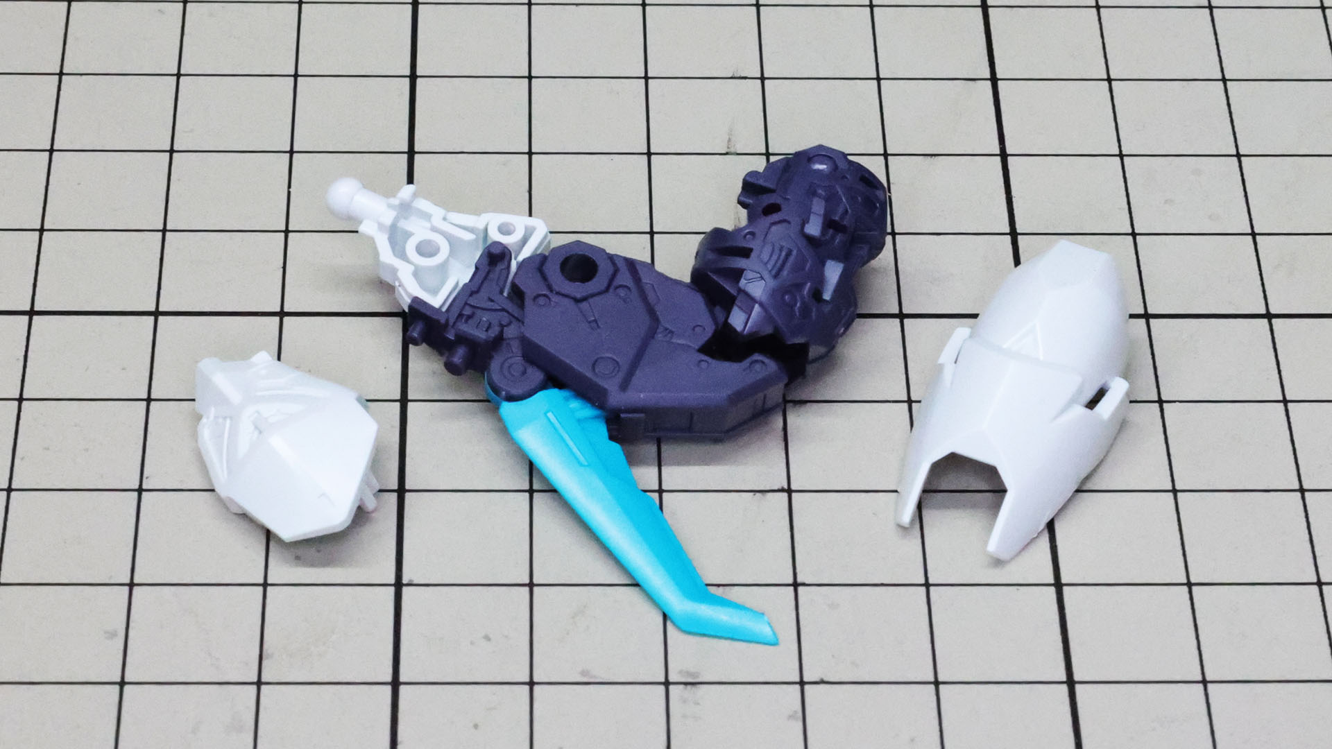 膝のブレード部は膝関節の可動に連動します