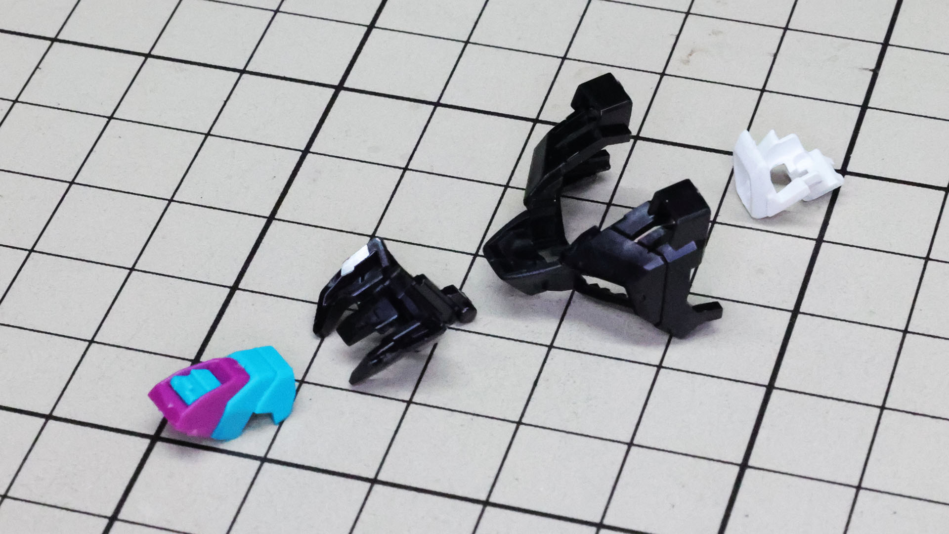 それと胸部装甲などを組み合わせ……