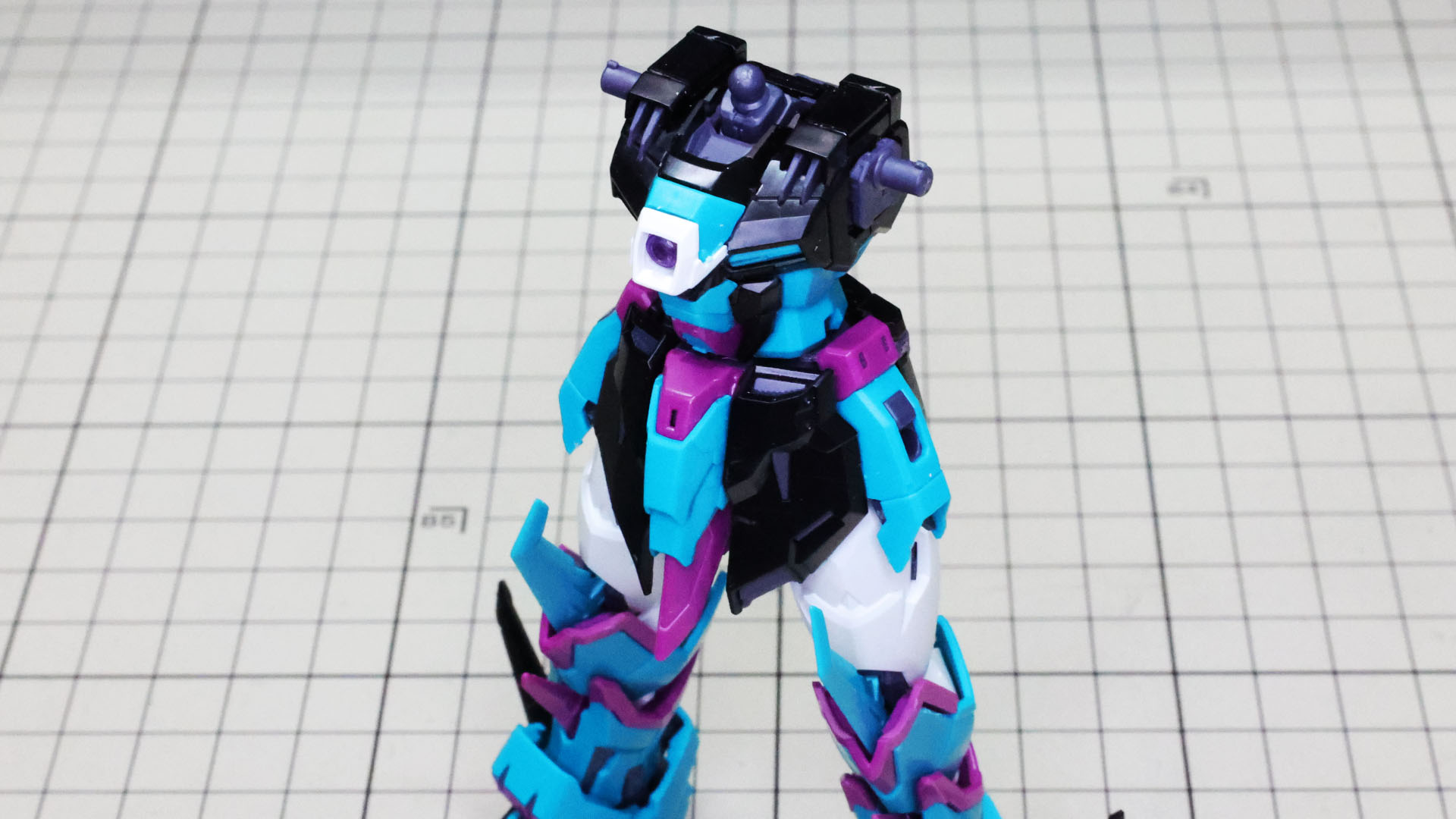 きゅっと引き締まった印象の胴体部が完成