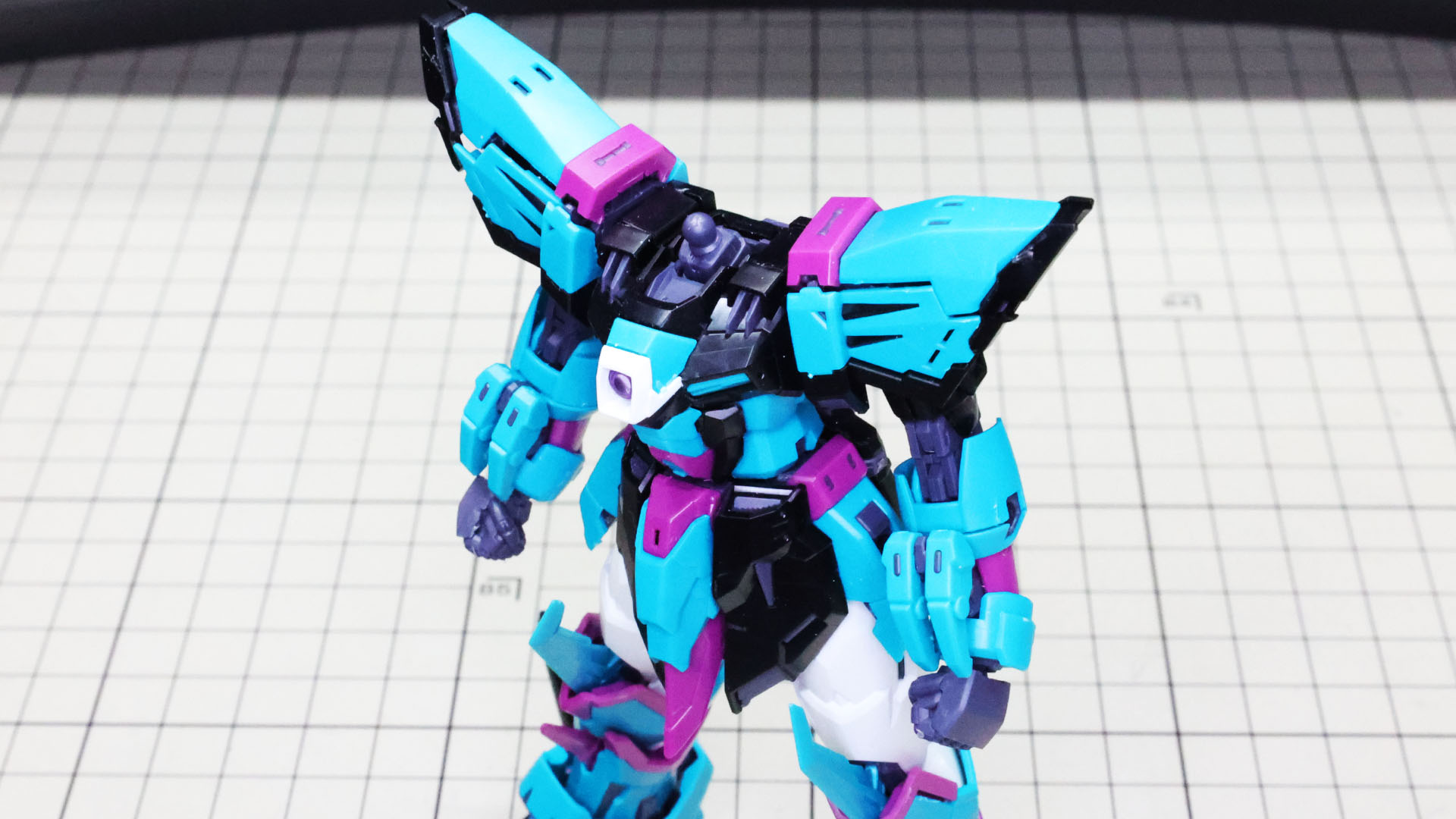 本体とドッキングさせました。カラーリングの統一感がかっこいいです