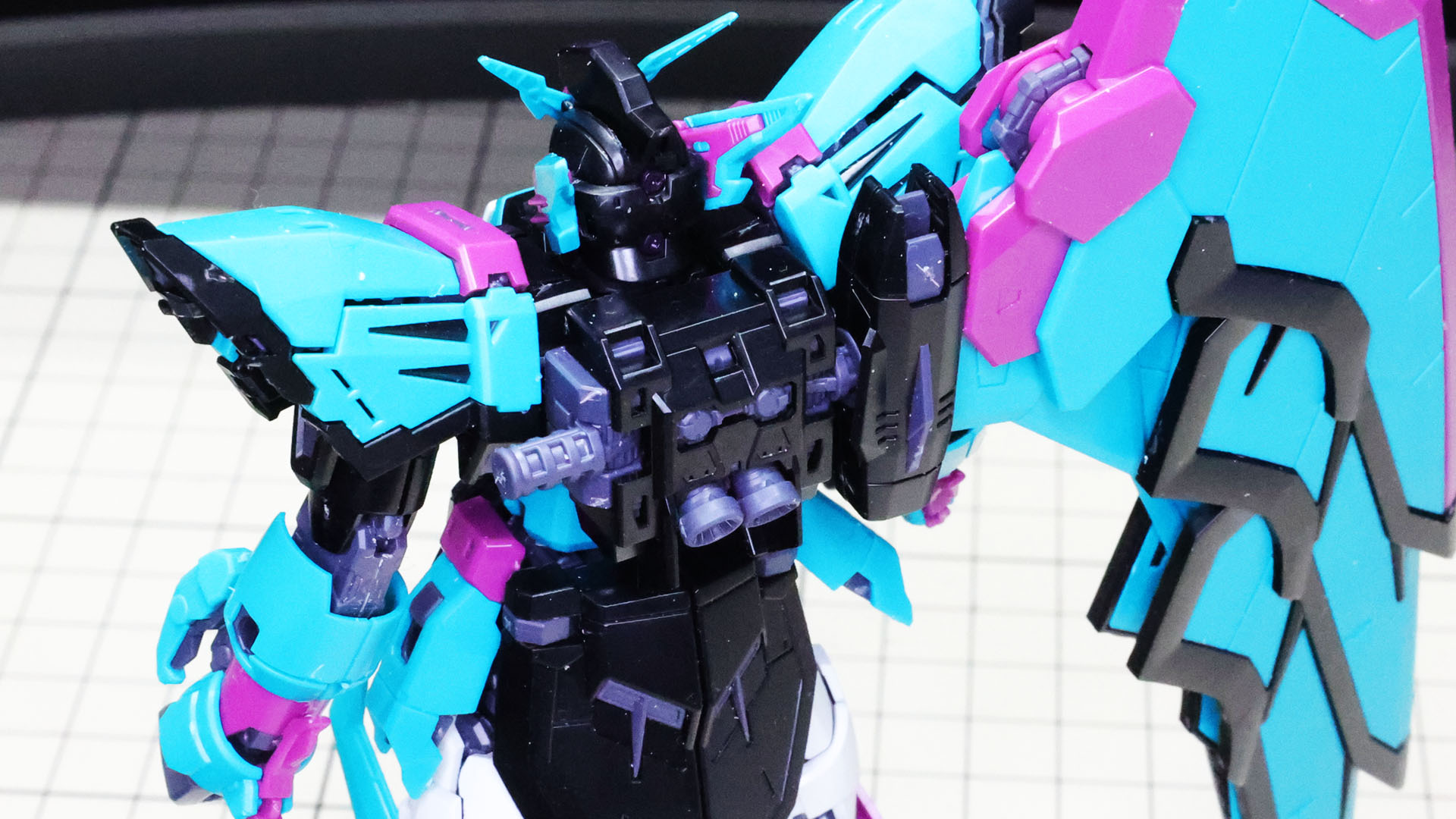 本体にドッキングさせてカバーを取り付けています