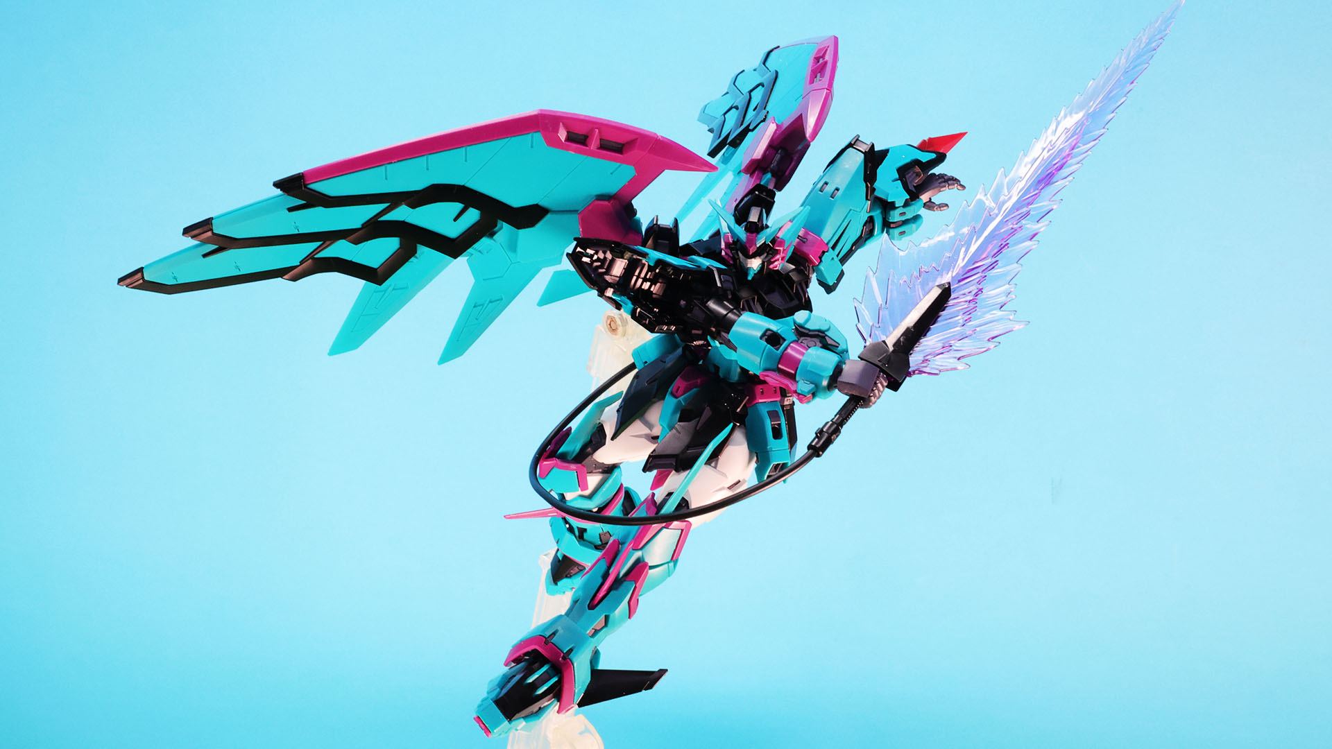 RGシリーズの驚異の可動性能！1/144スケールでも大胆なアクションが可能です