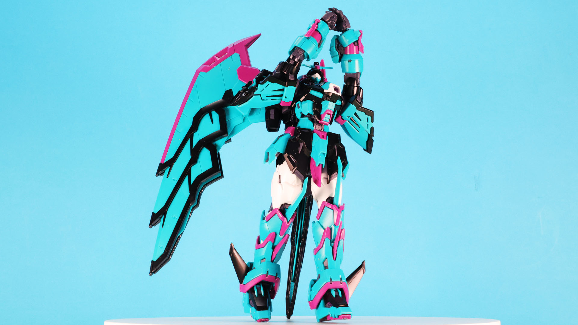 RGならではの柔軟なポージングがなせる“伸び”のモーションも可能