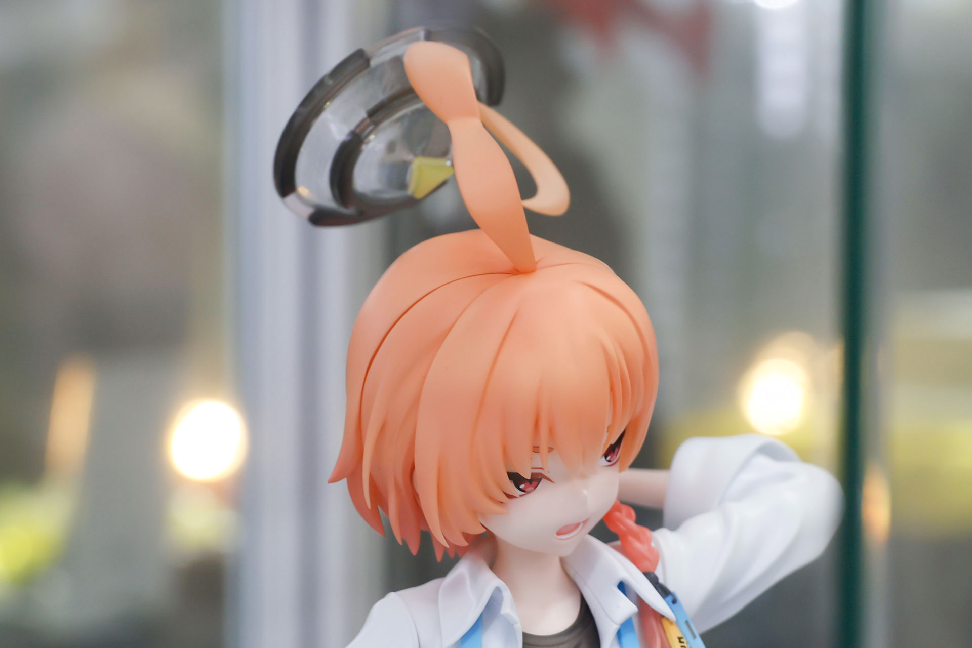 オレンジ色の髪も美しい