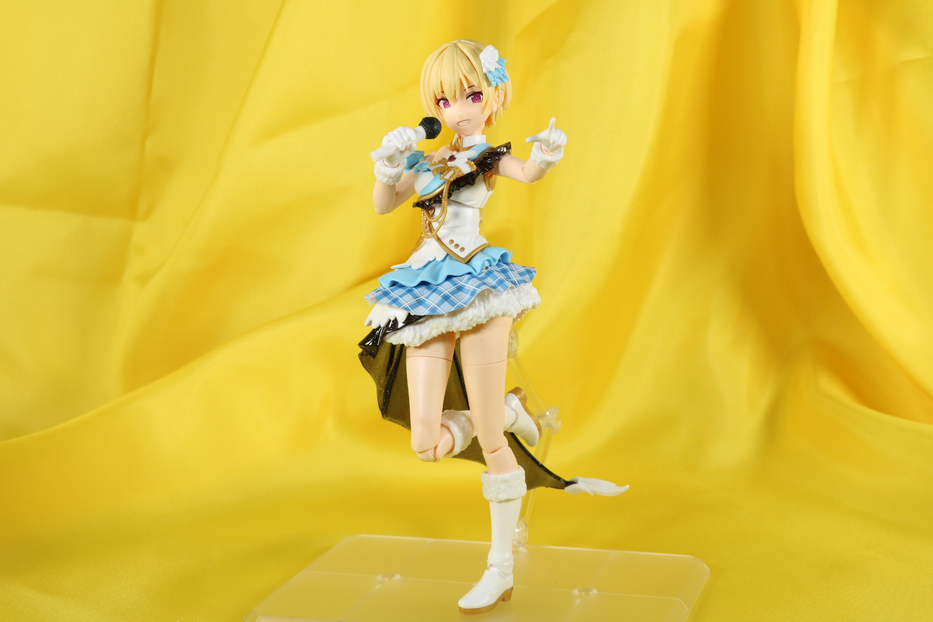 笑顔ときりっとした視線がカッコイイ