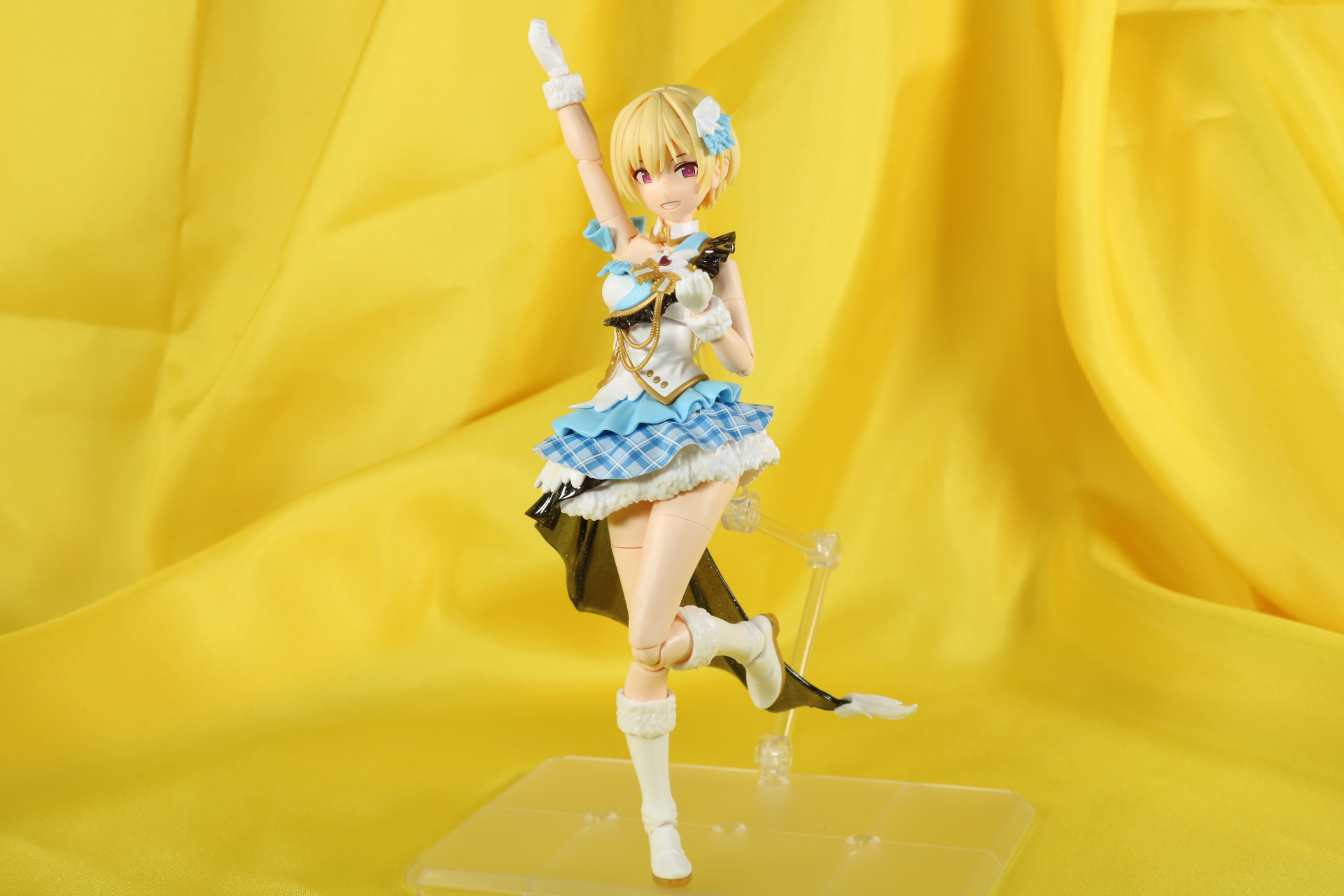 声を大にして抗議するようなポーズ