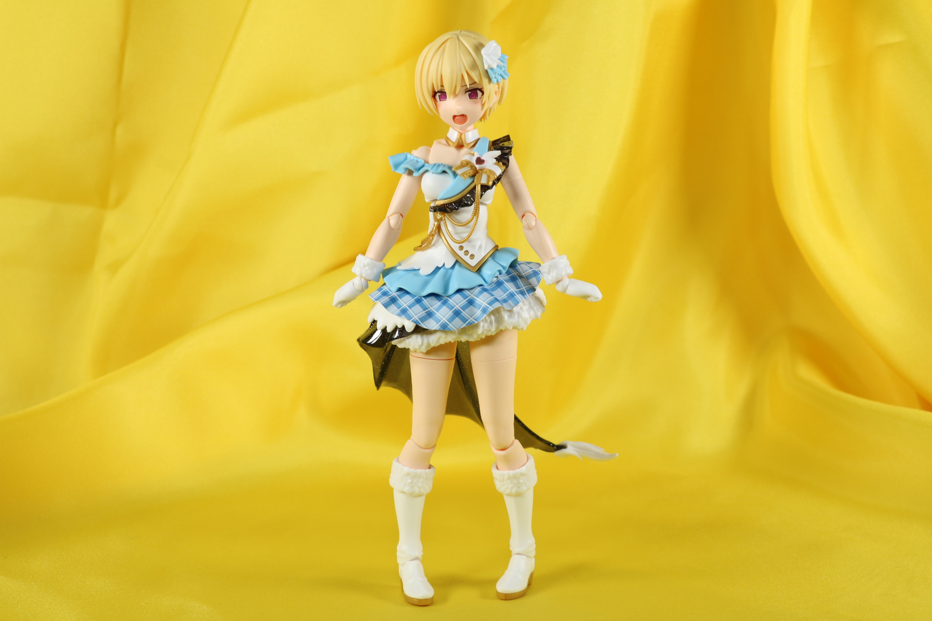 声を大にして抗議するようなポーズ