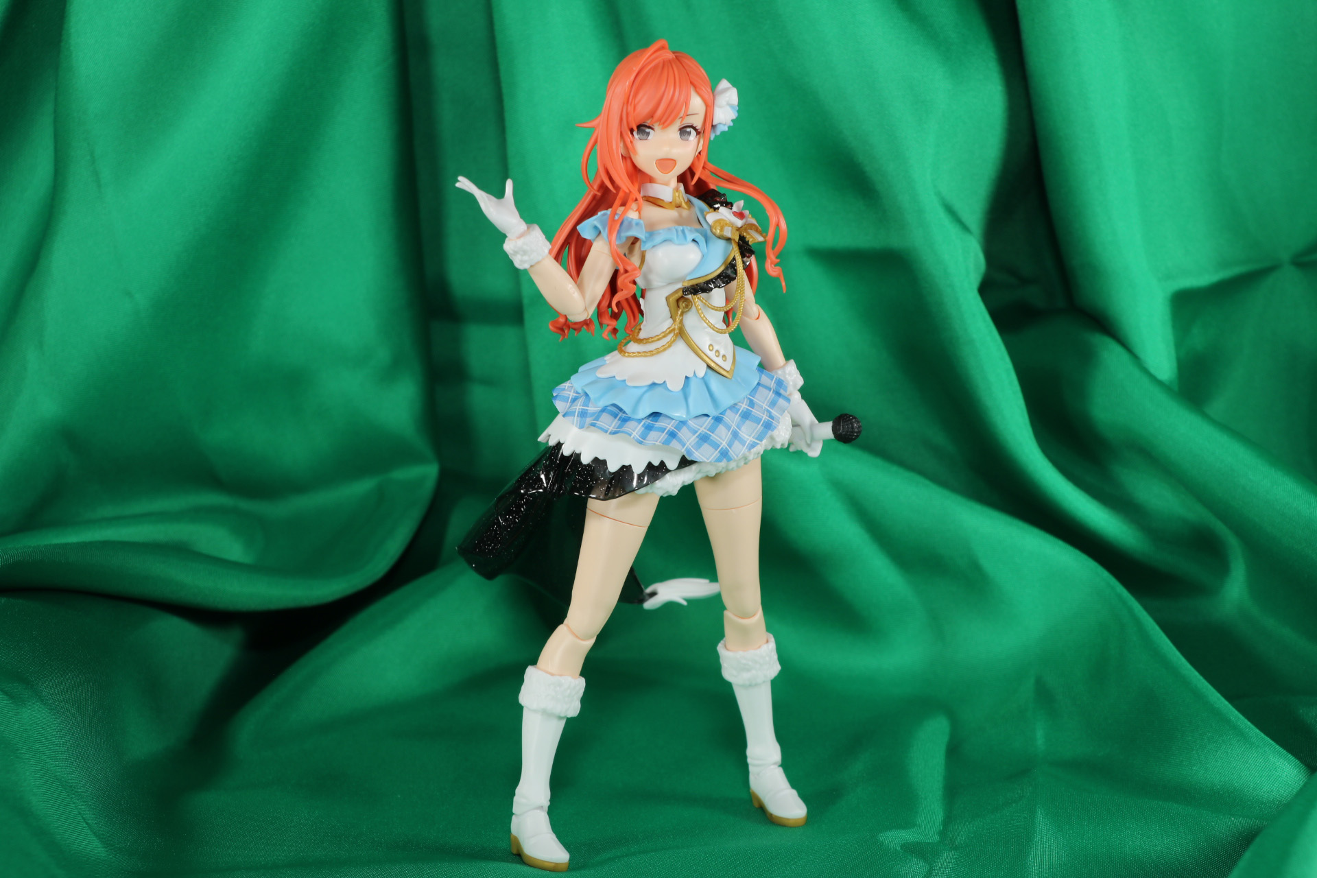 キービジュアルをイメージしたポーズ