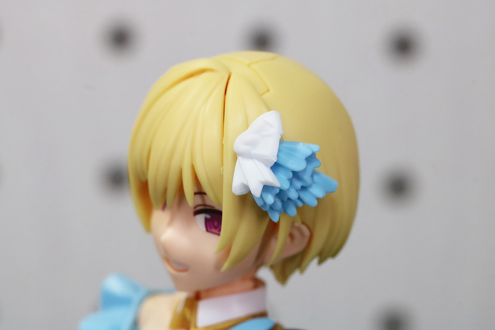 髪飾りなしのパーツも付属。好みに合わせてヘアアレンジができる