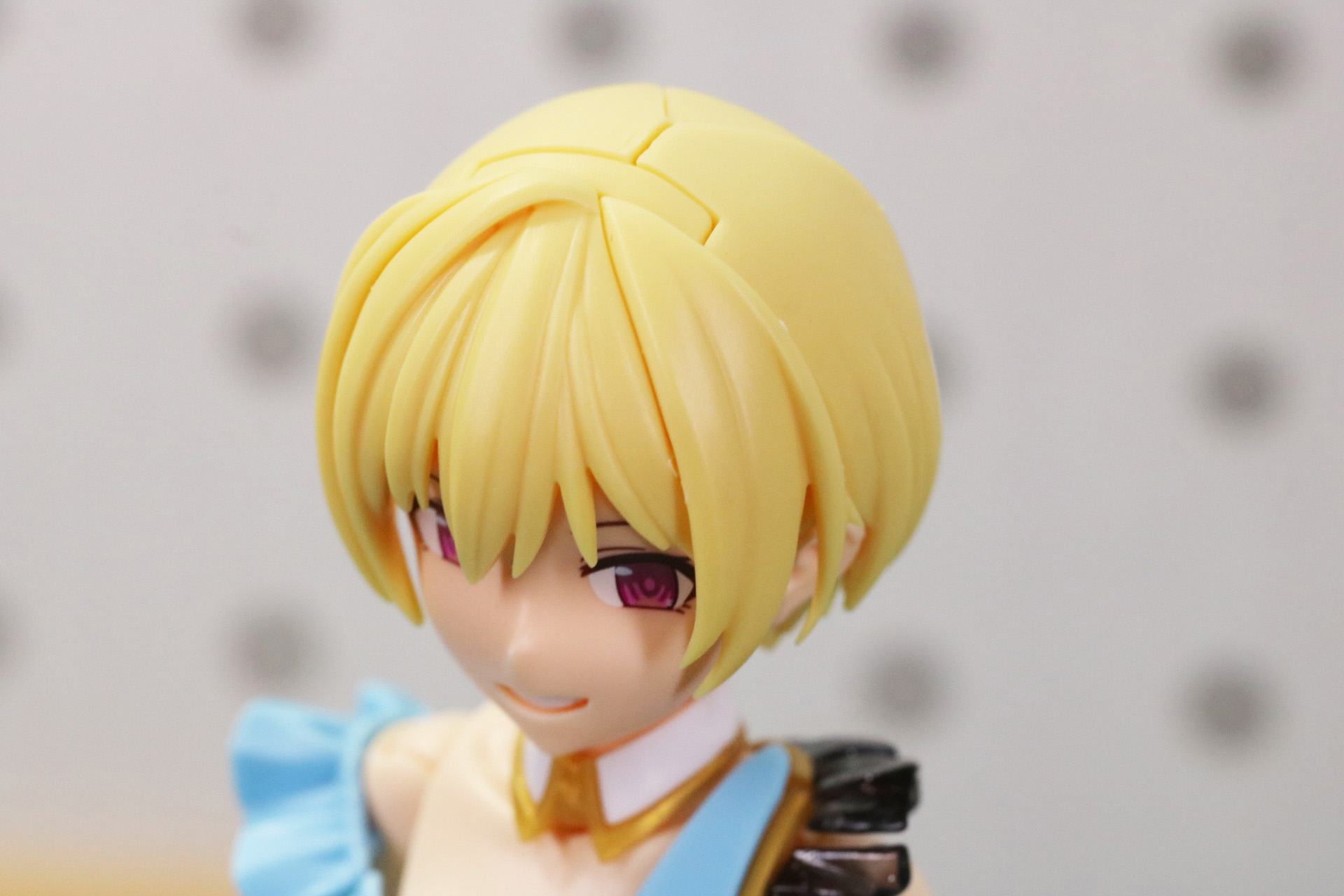 髪飾りなしのパーツも付属。好みに合わせてヘアアレンジができる