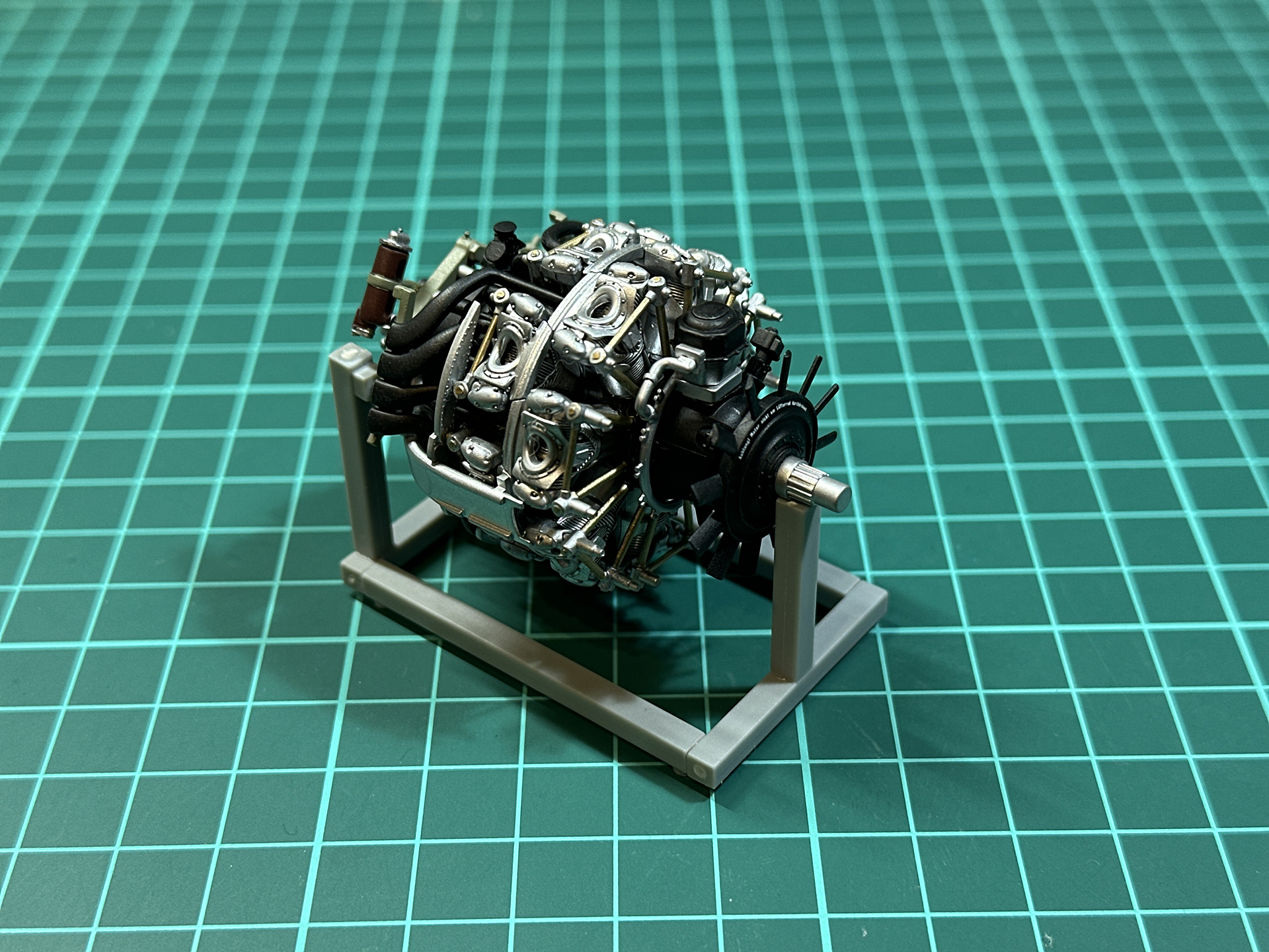 完成後筆者は小一時間エンジンを眺めて遊んでしまいました