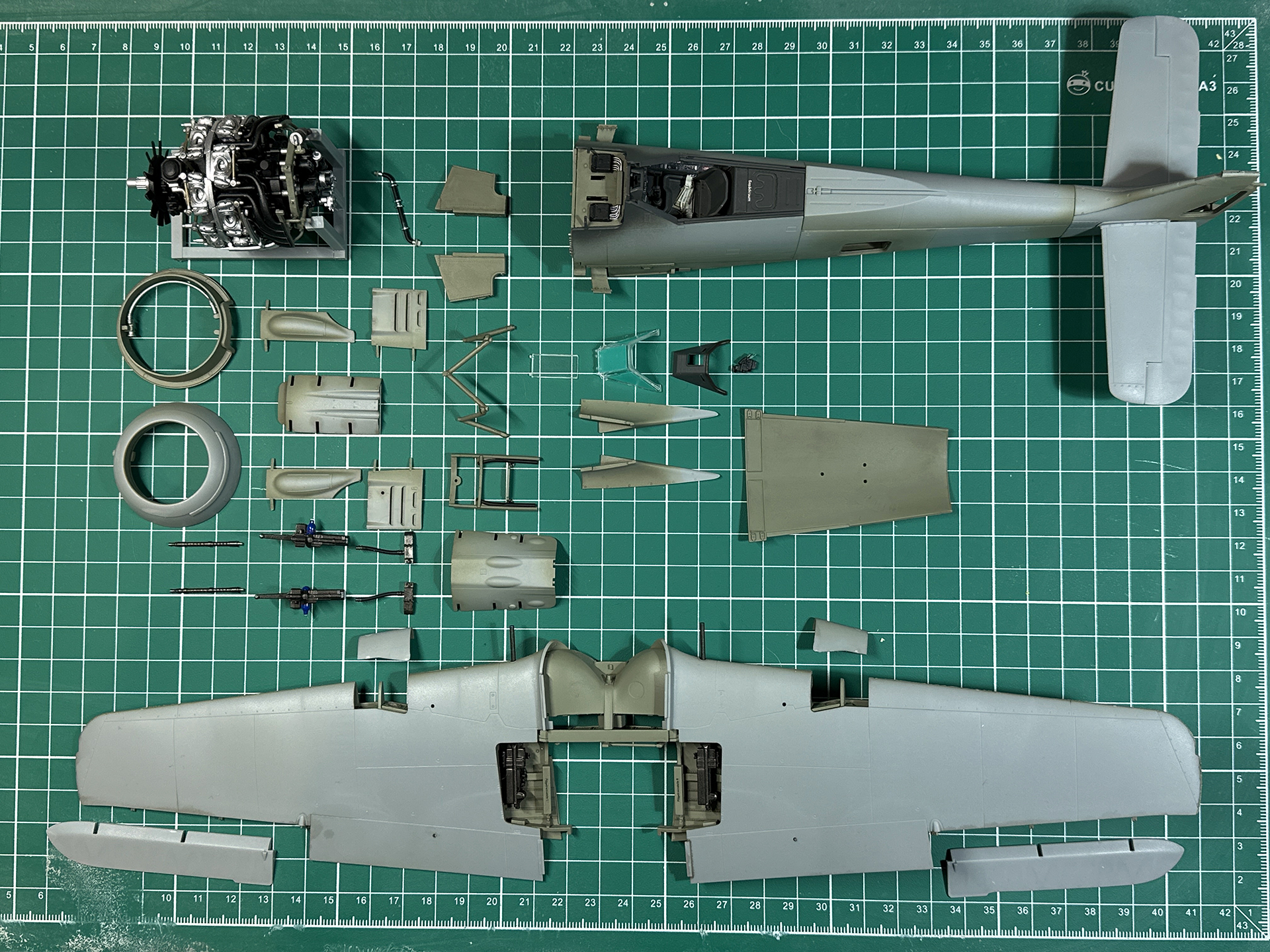 機首のMG 17 機銃は本工程で取り付けます。