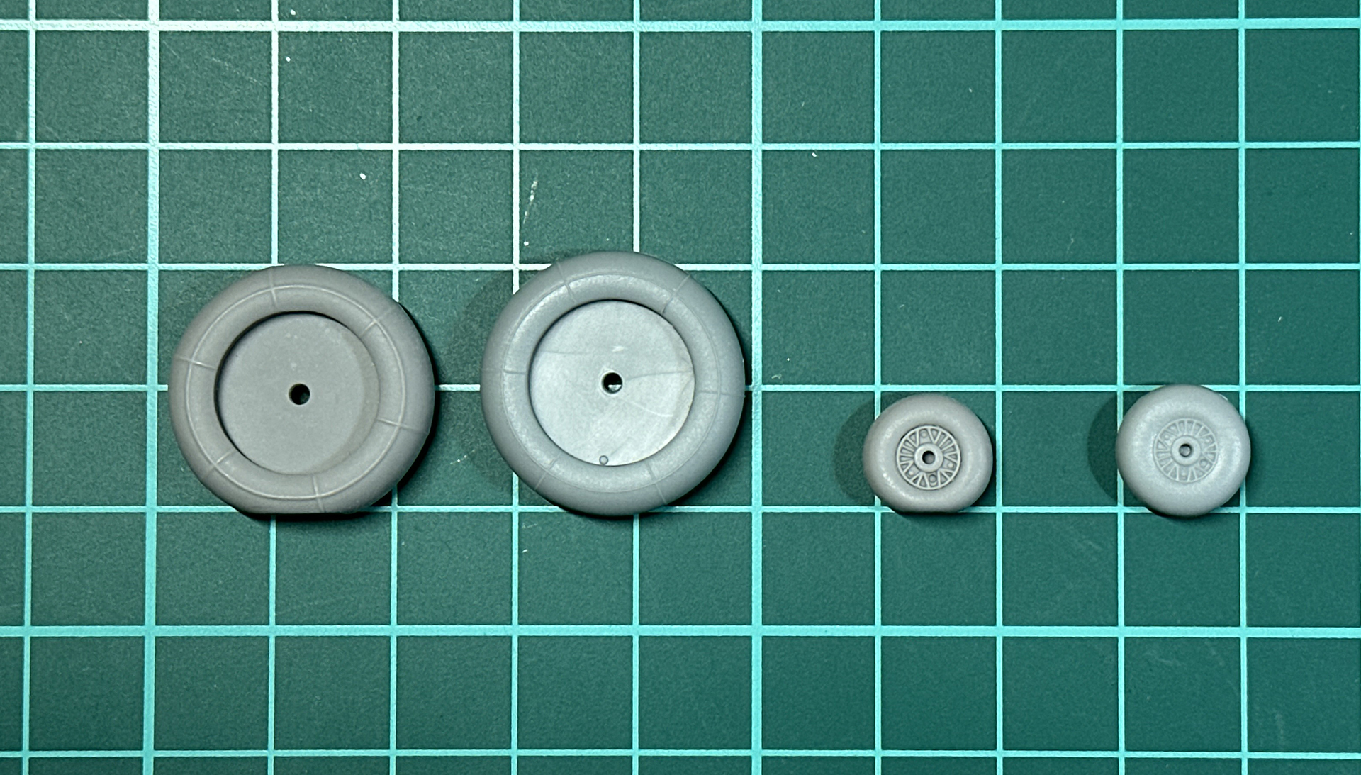 自重変形タイヤは交換することでリアルなタイヤの変形を再現できます。