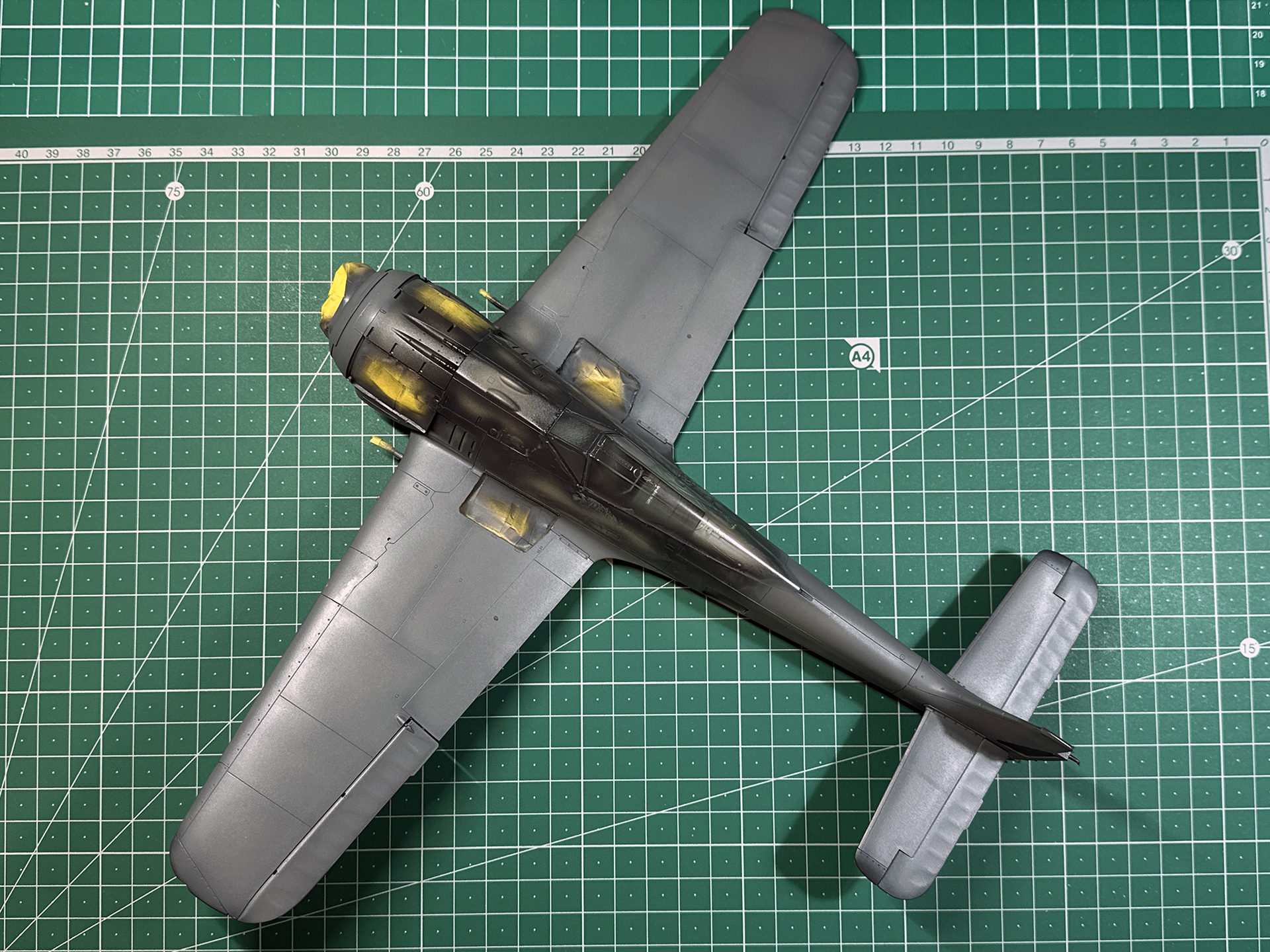 迷彩色の1色目はRLM75です