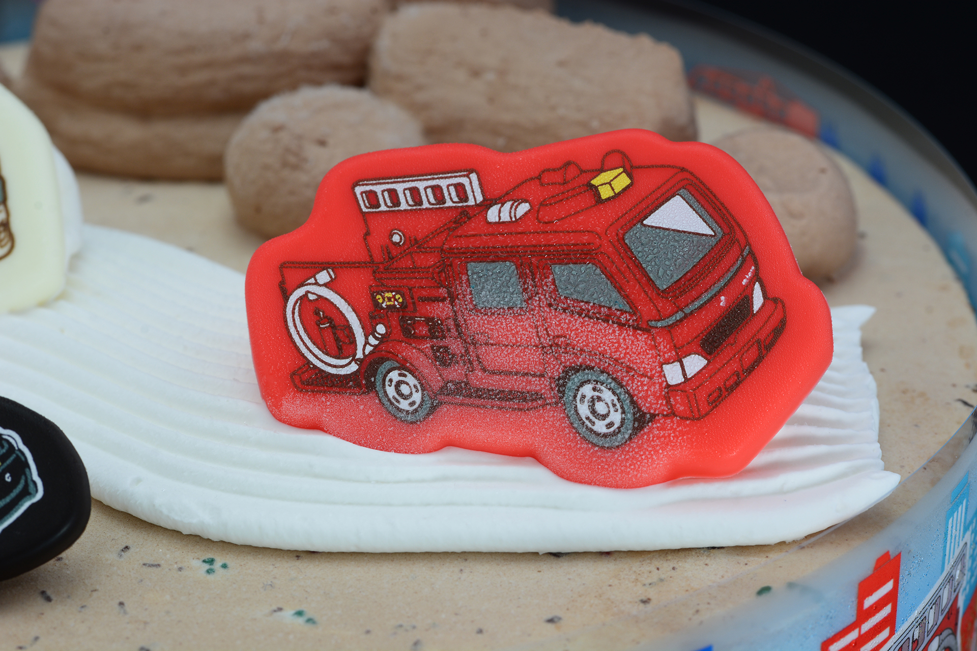 チョコレートプレートに描かれた車達