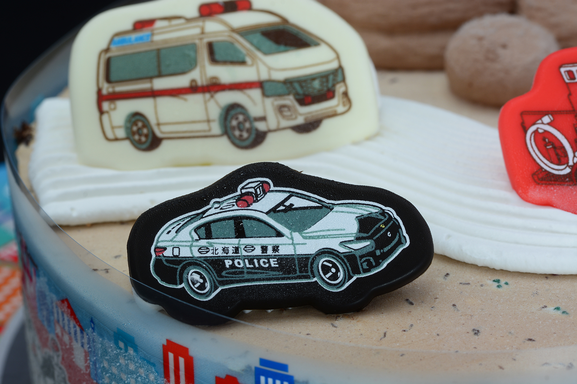 チョコレートプレートに描かれた車達