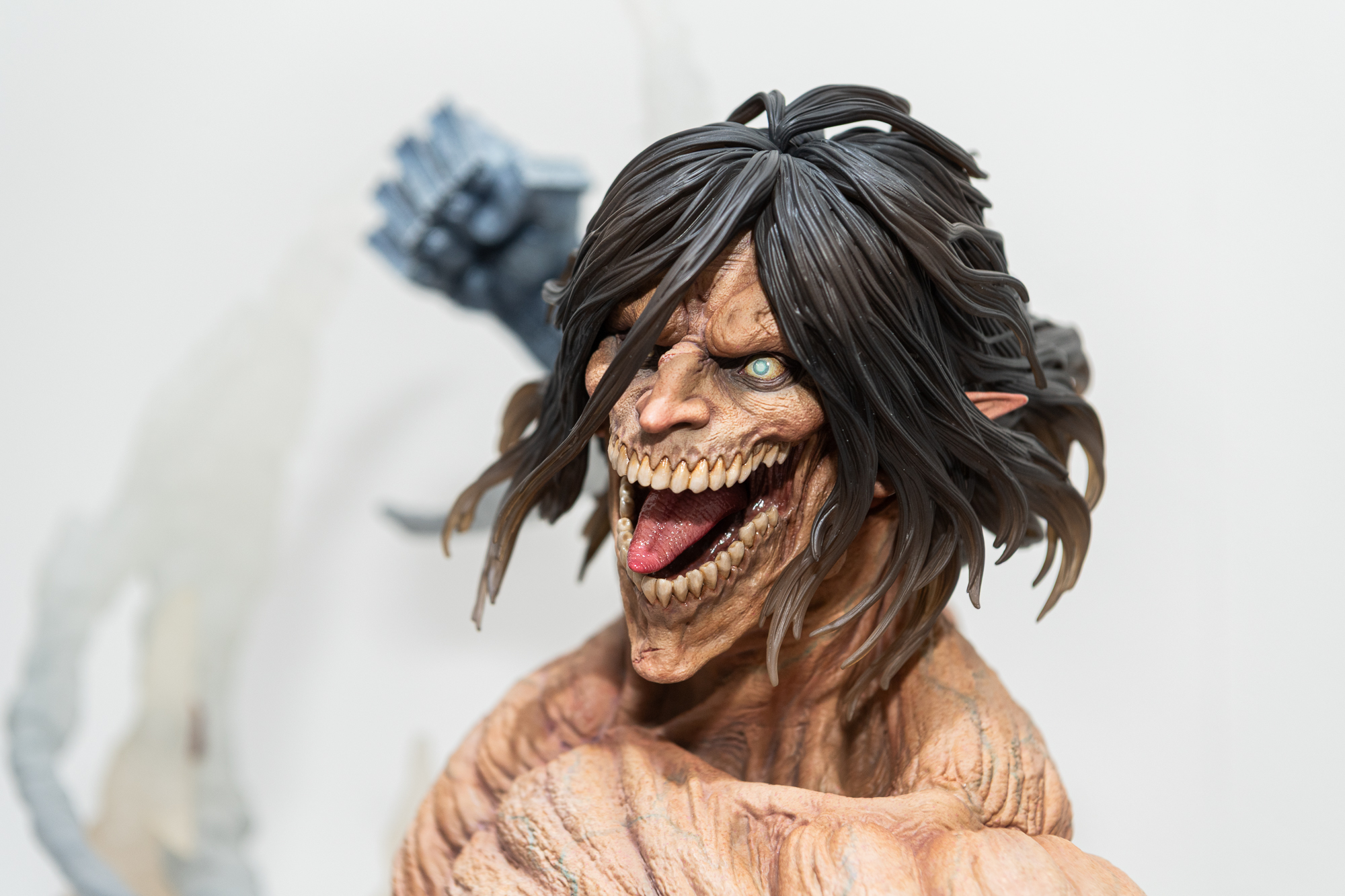 特徴的な顔面も再現