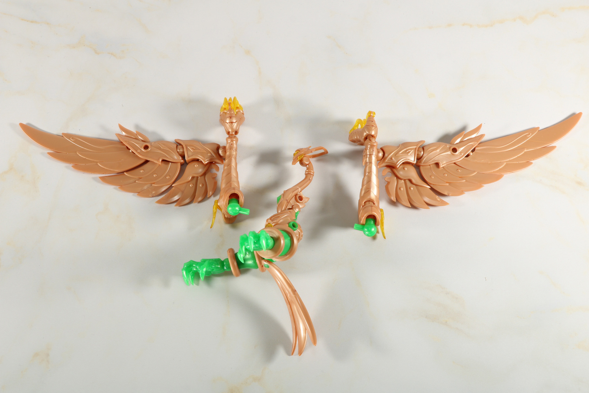 胴体パーツと翼パーツを合わせる