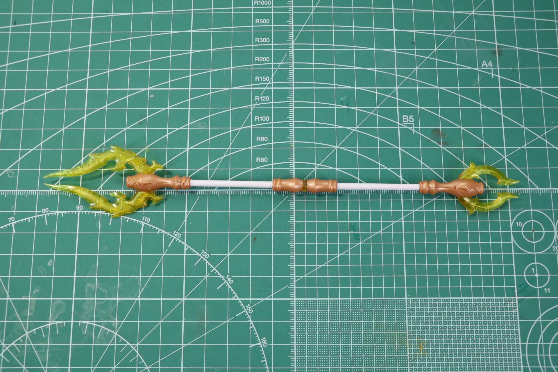 槍2本とジョイントパーツを合わせることで両刃槍