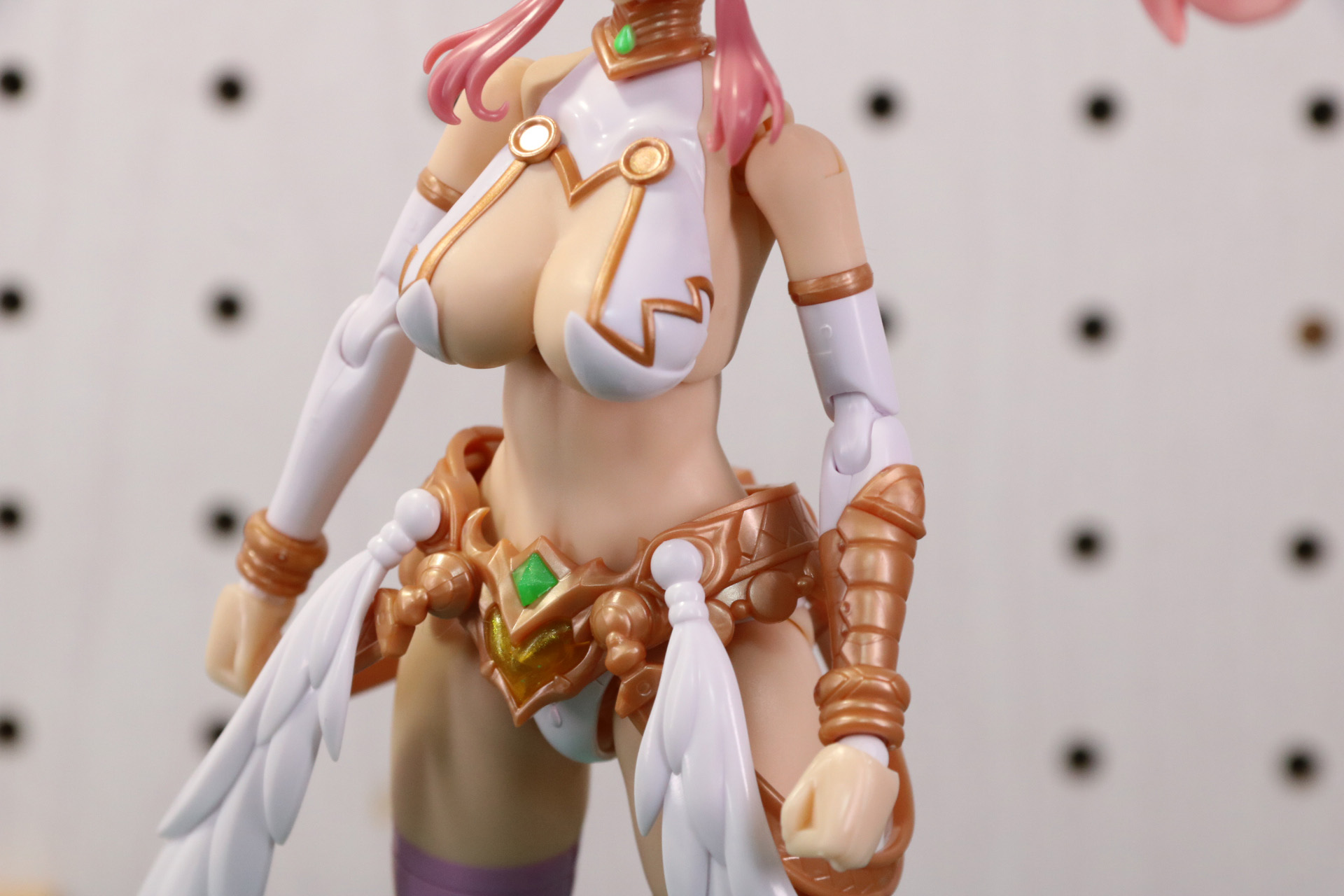 二の腕パーツを差し替え