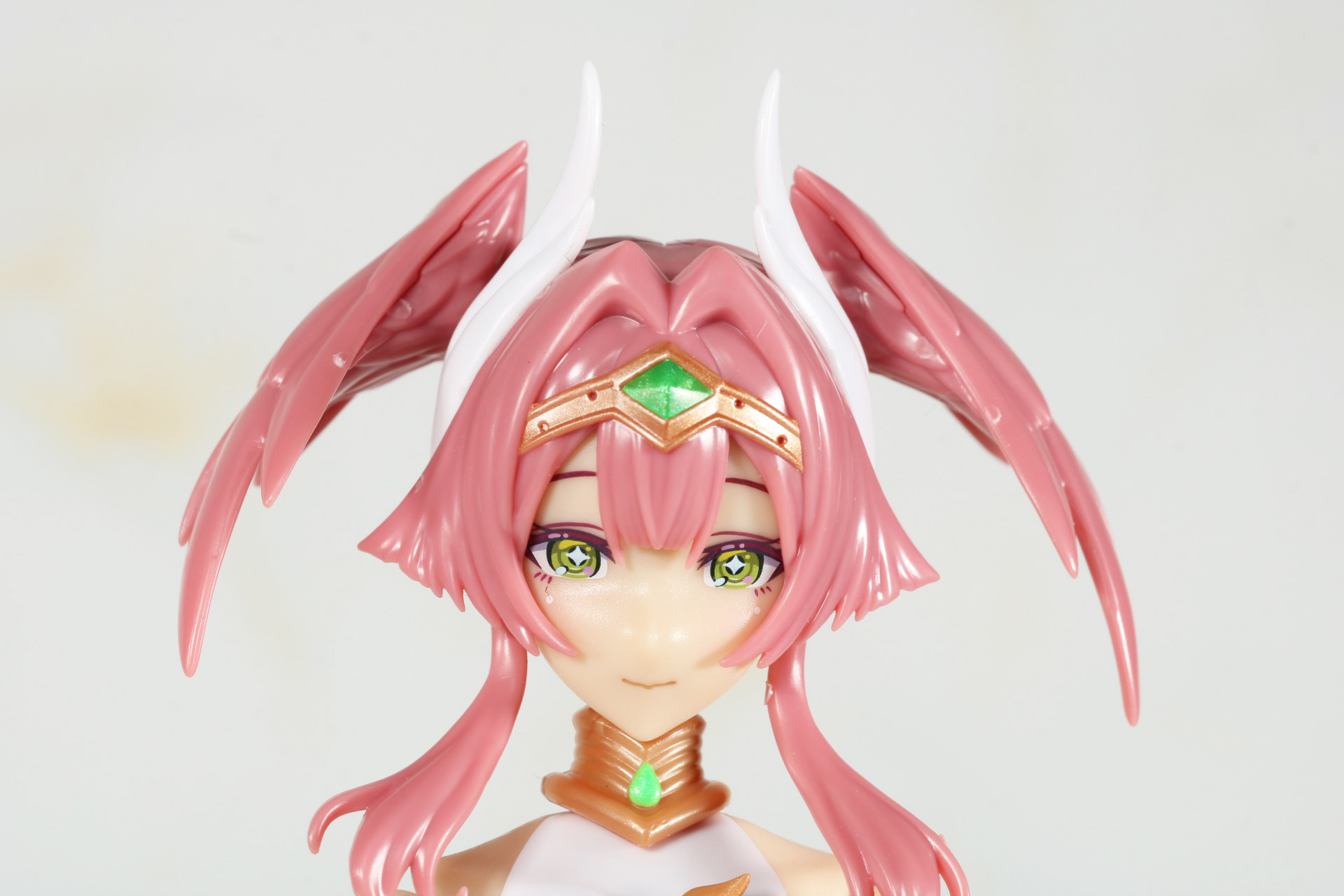 優しげなまなざしの「微笑み顔」