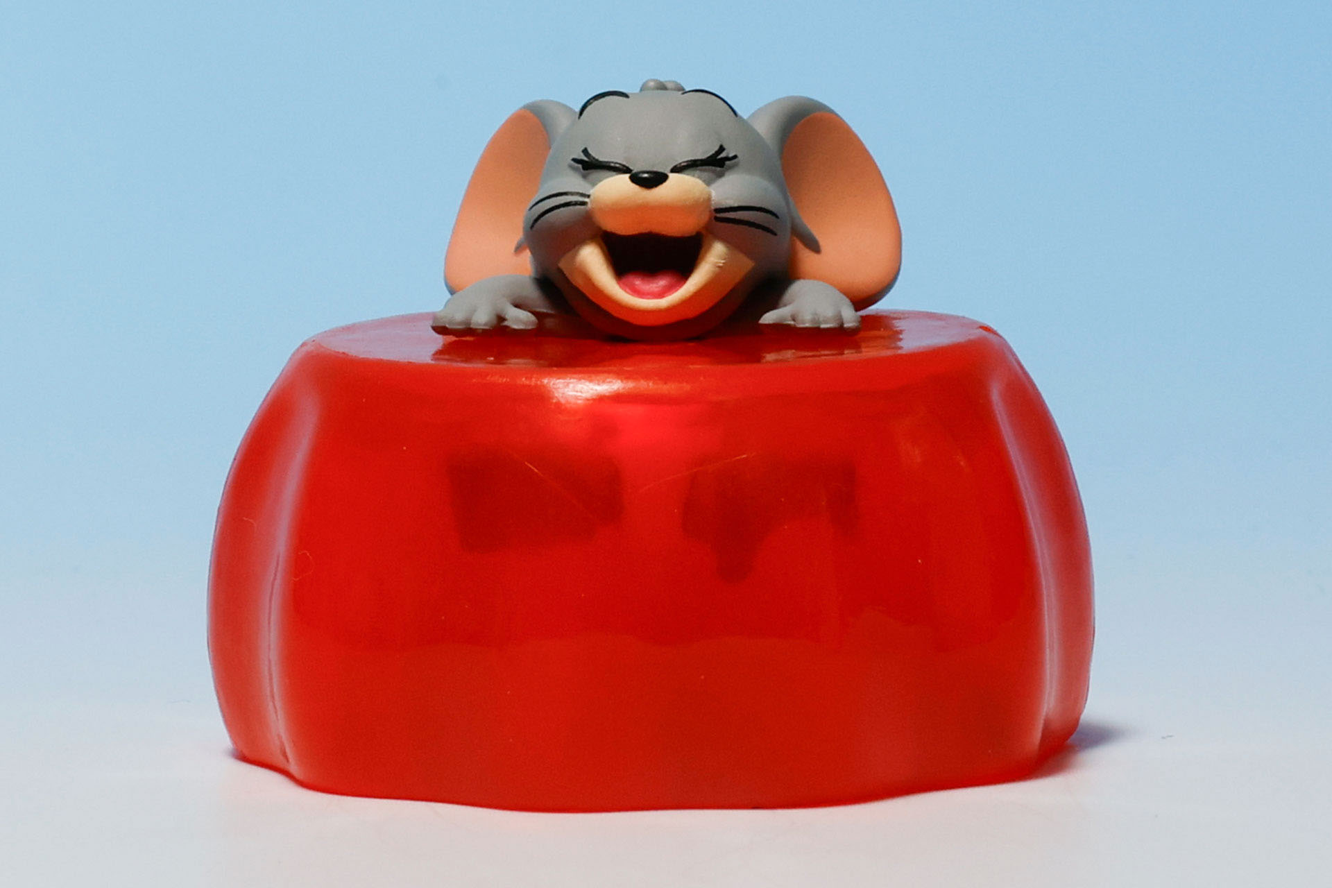 ゼリーにすっぽり埋もれたタフィー