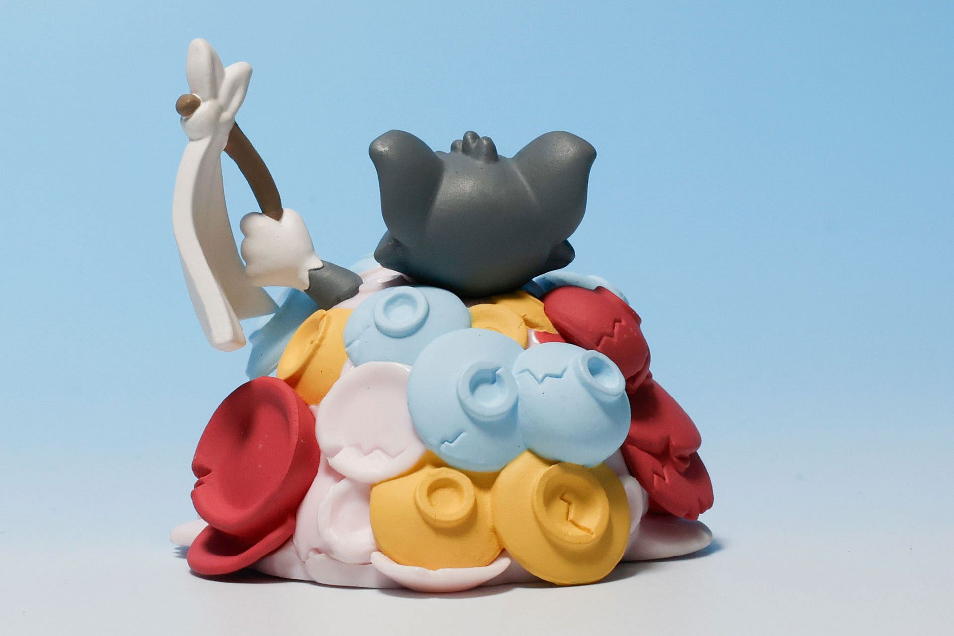 よく見ると皿にもヒビが入っている