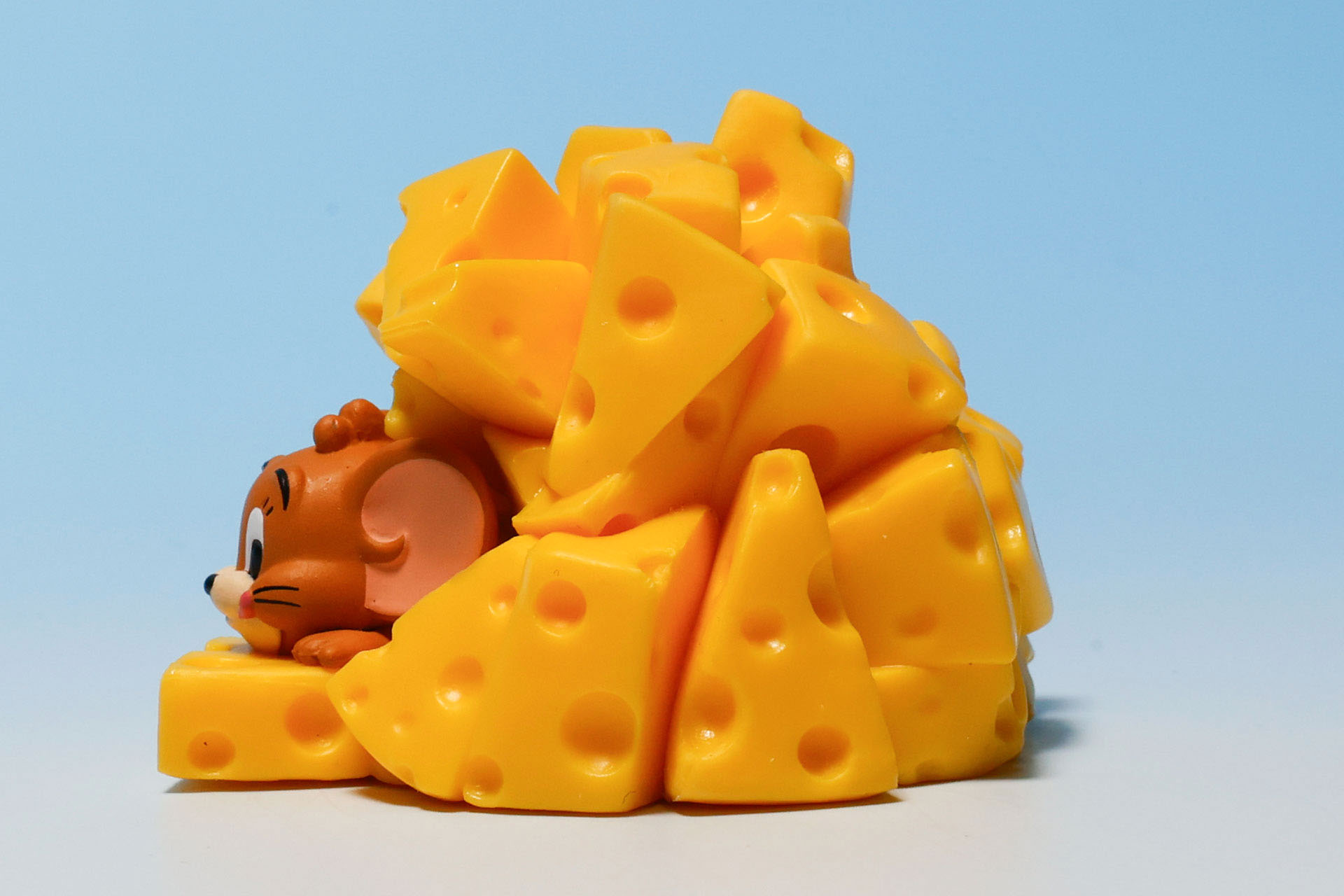 横からでもジェリーの顔が見える