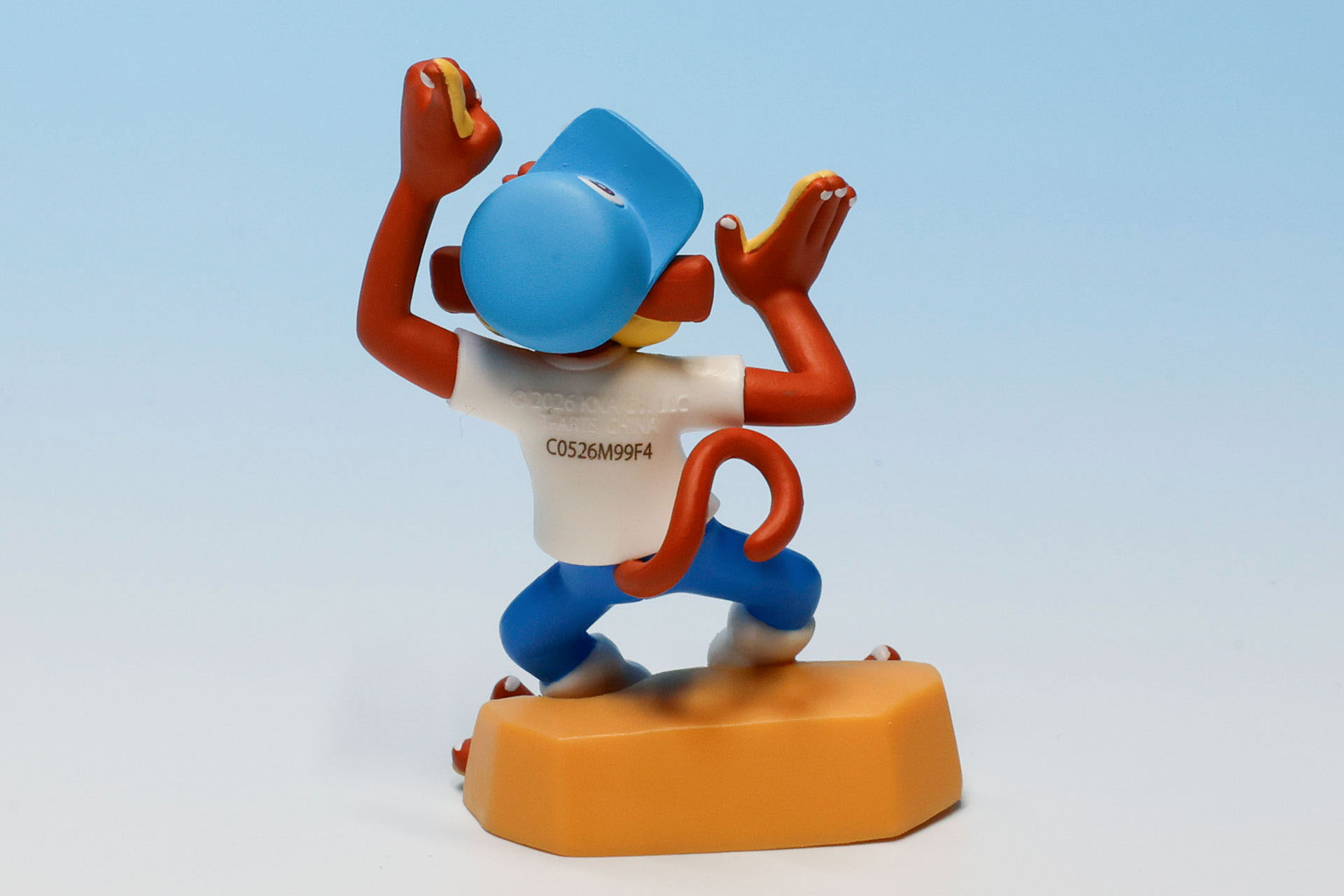 後ろ姿からもキャラクターの特徴がよく出ている