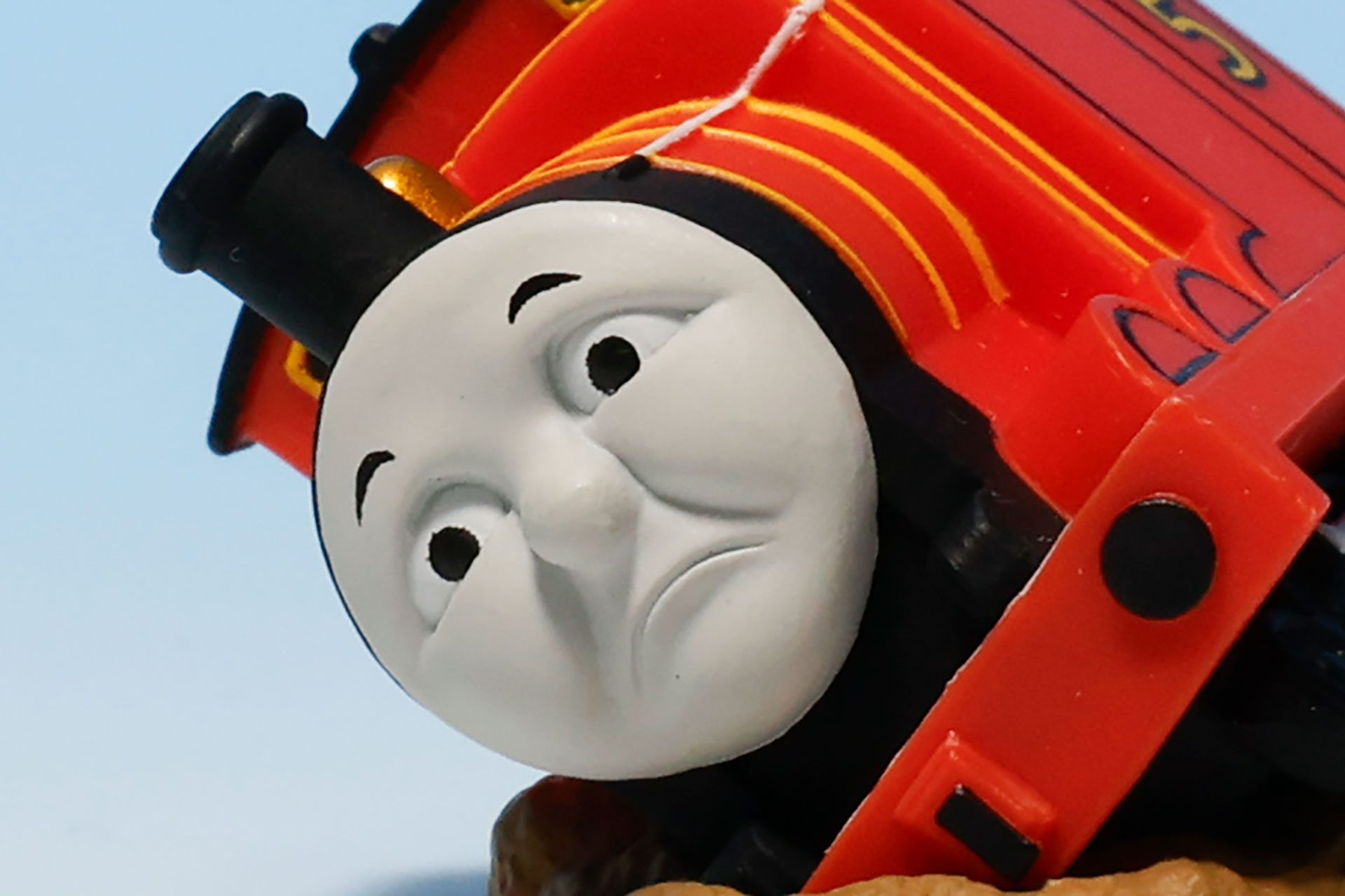 情けない顔をしたジェームス