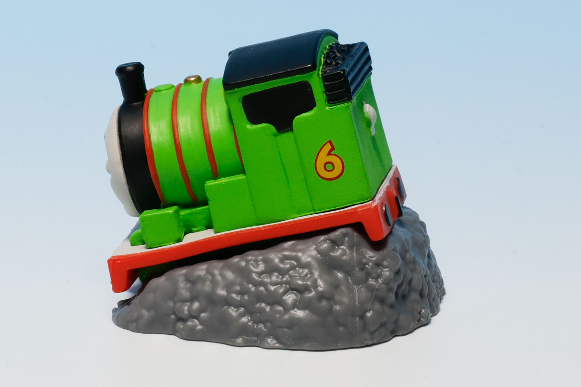 すっかり砂利に埋まってしまったようだ