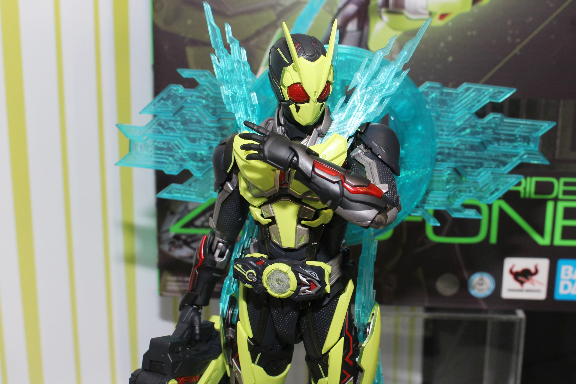 オリジナルのゼロワンのデザインにも携わった山下氏がデザインを担当