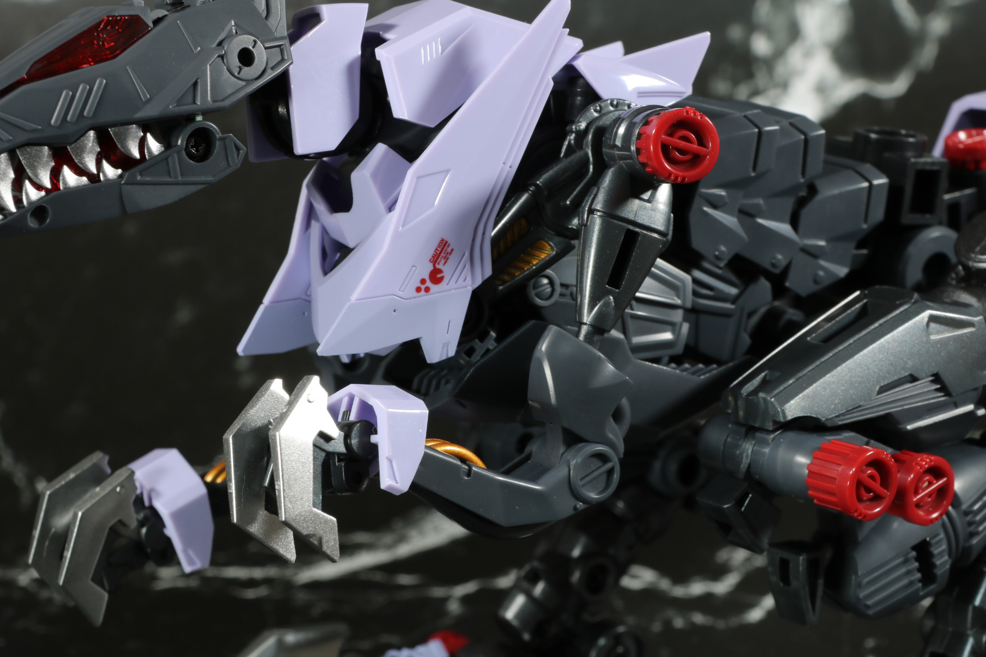 前腕にアーマーを装着