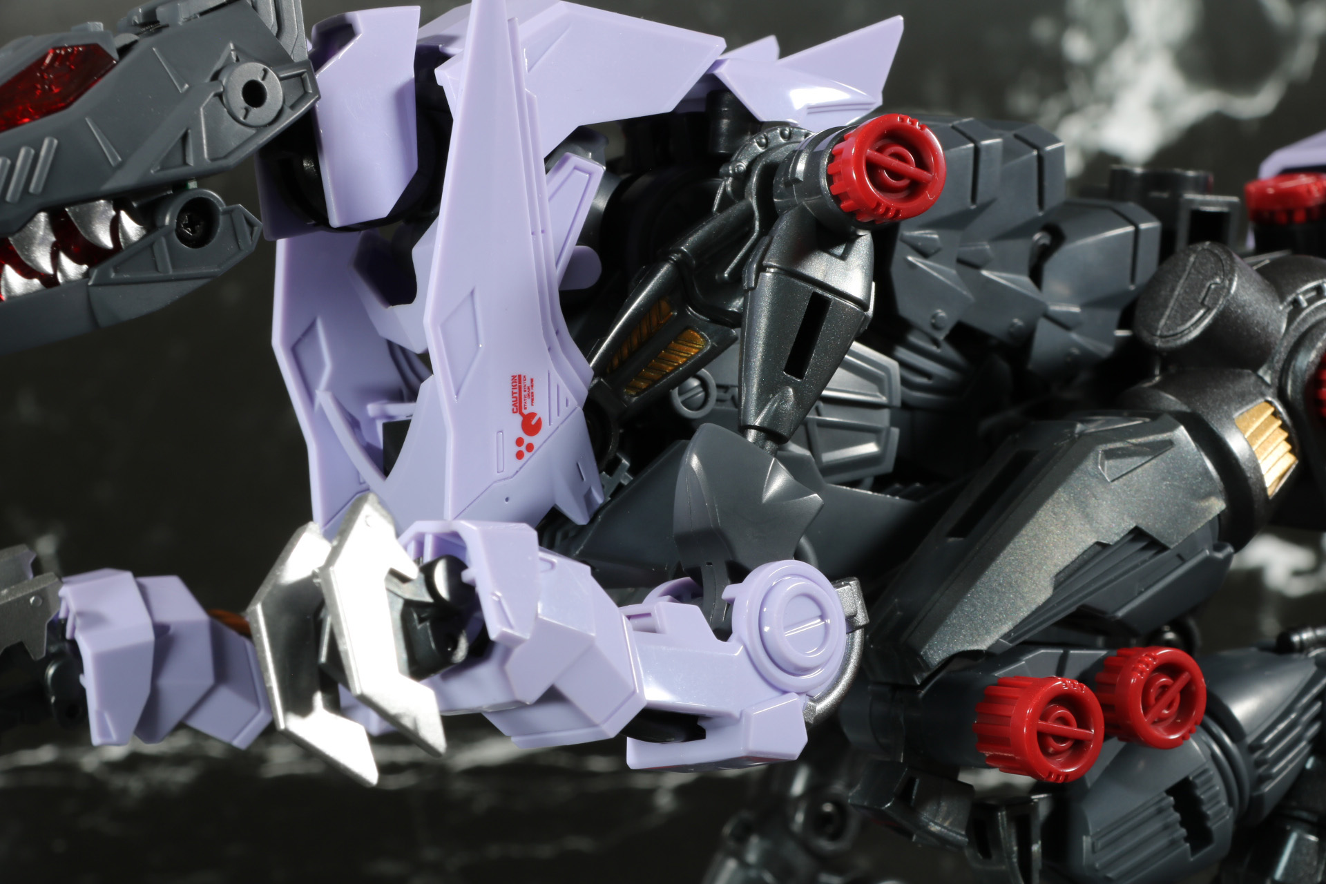 前腕にアーマーを装着