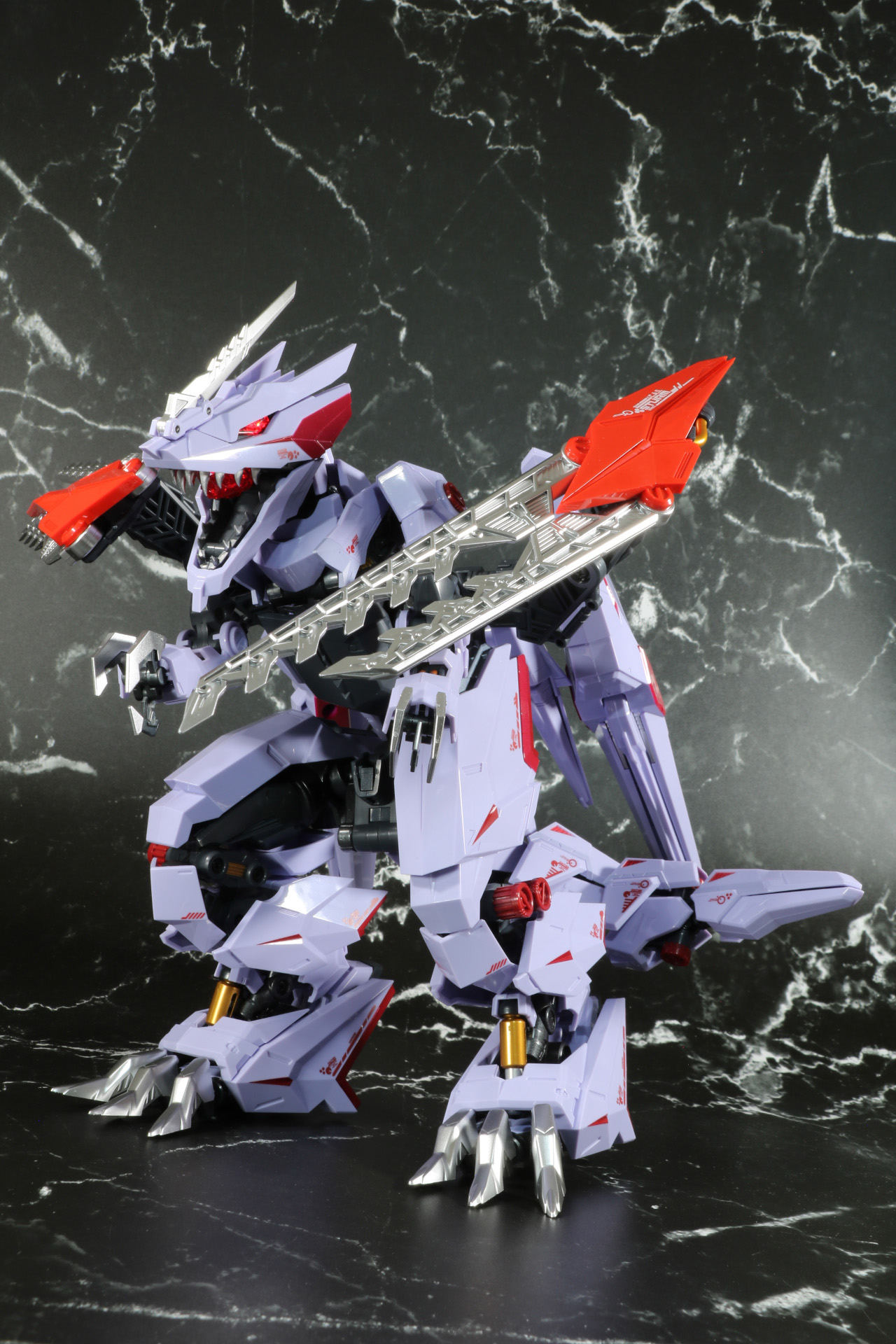 上体を起こしたポーズも可能