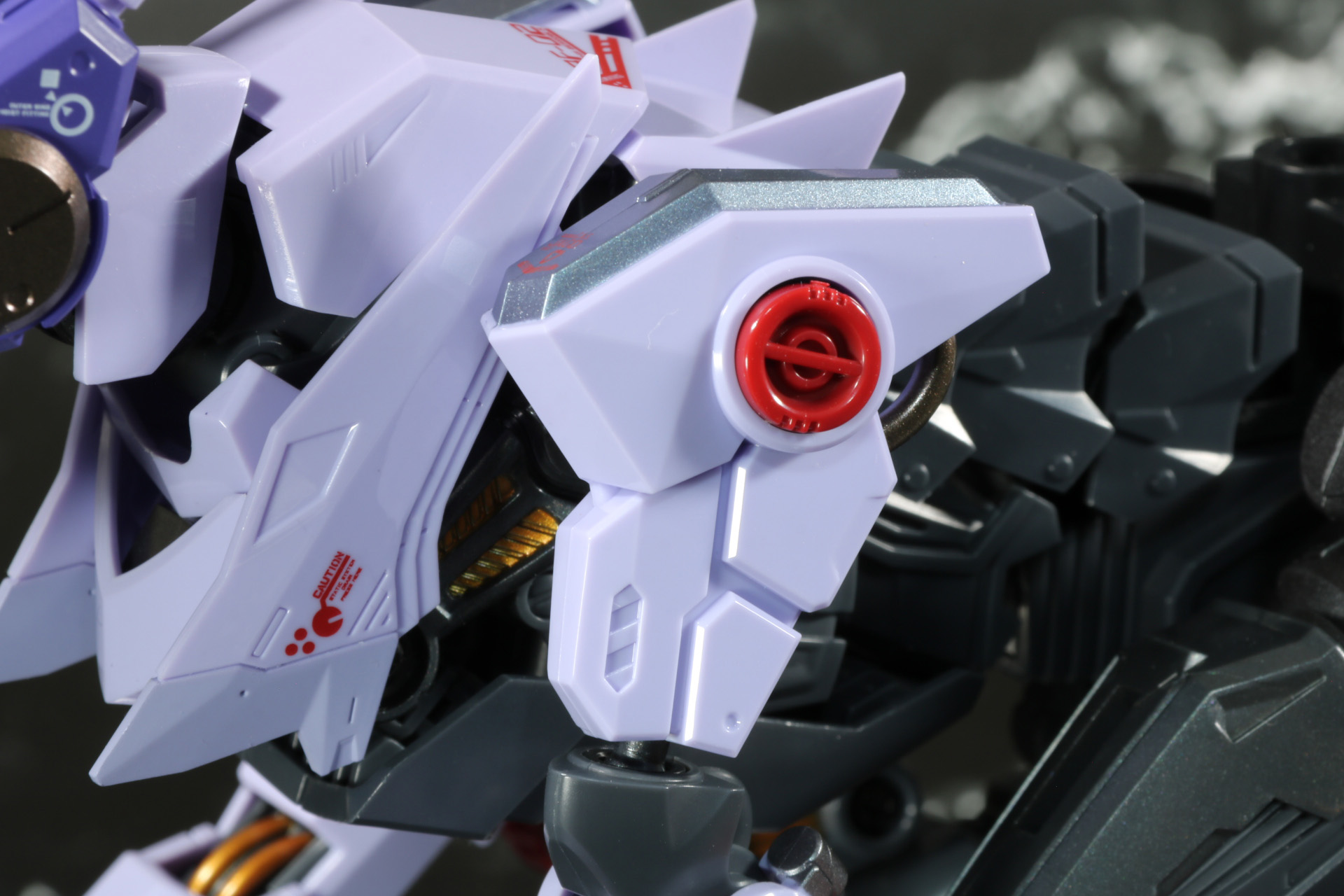 肩部アーマーを装着