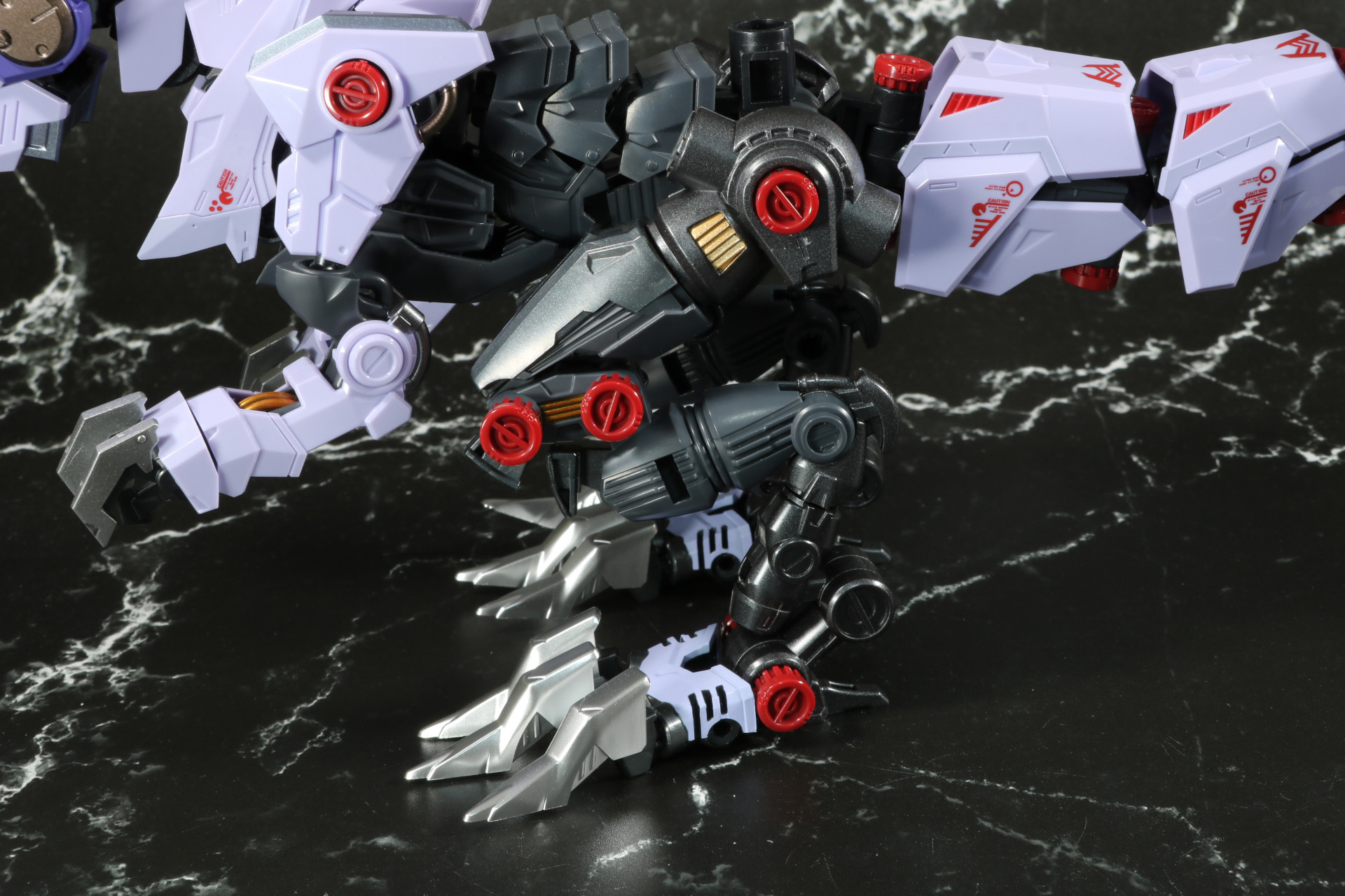 脚部アーマーを装着